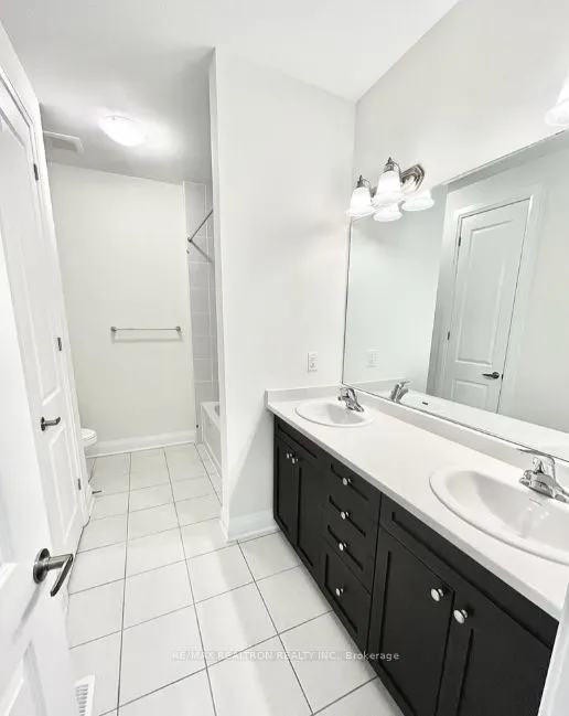 3246 Chimney Swift Crescent