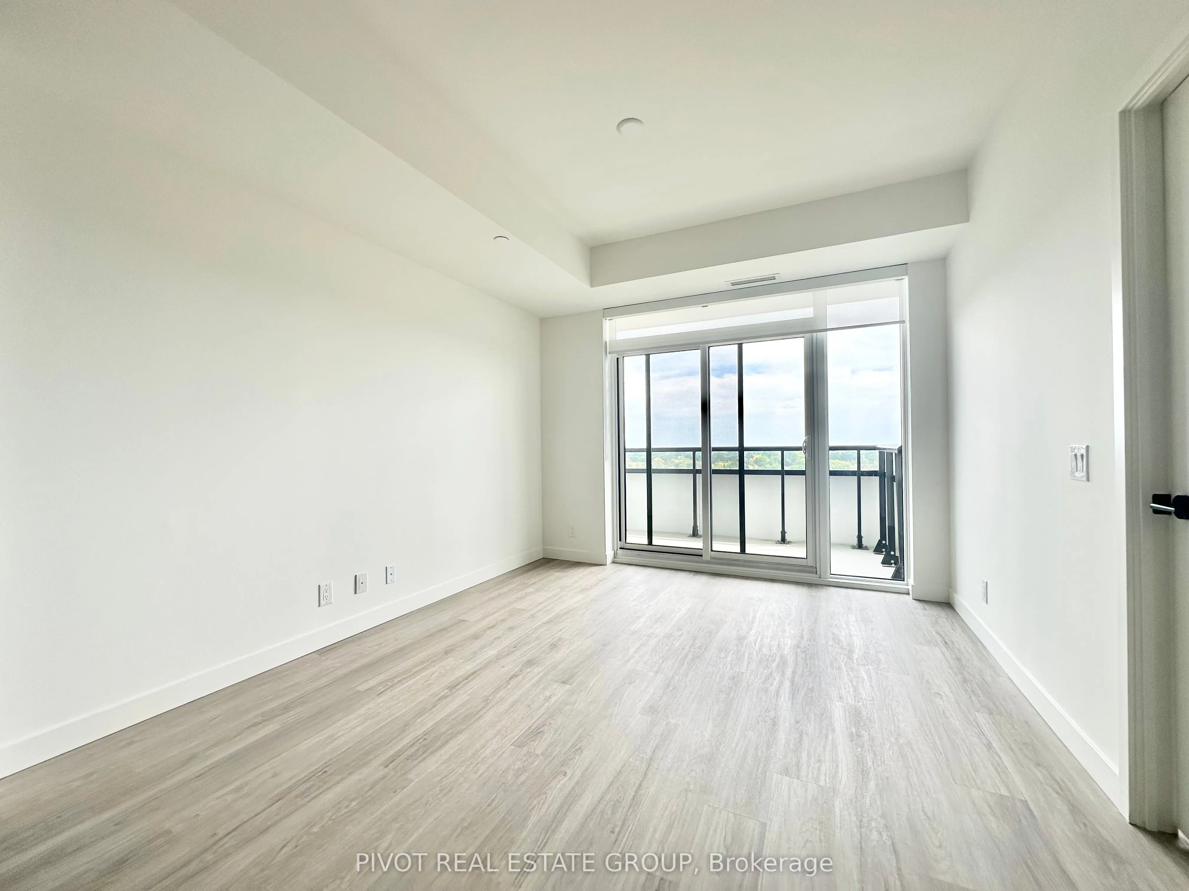 1050 Eastern Avenue, #907