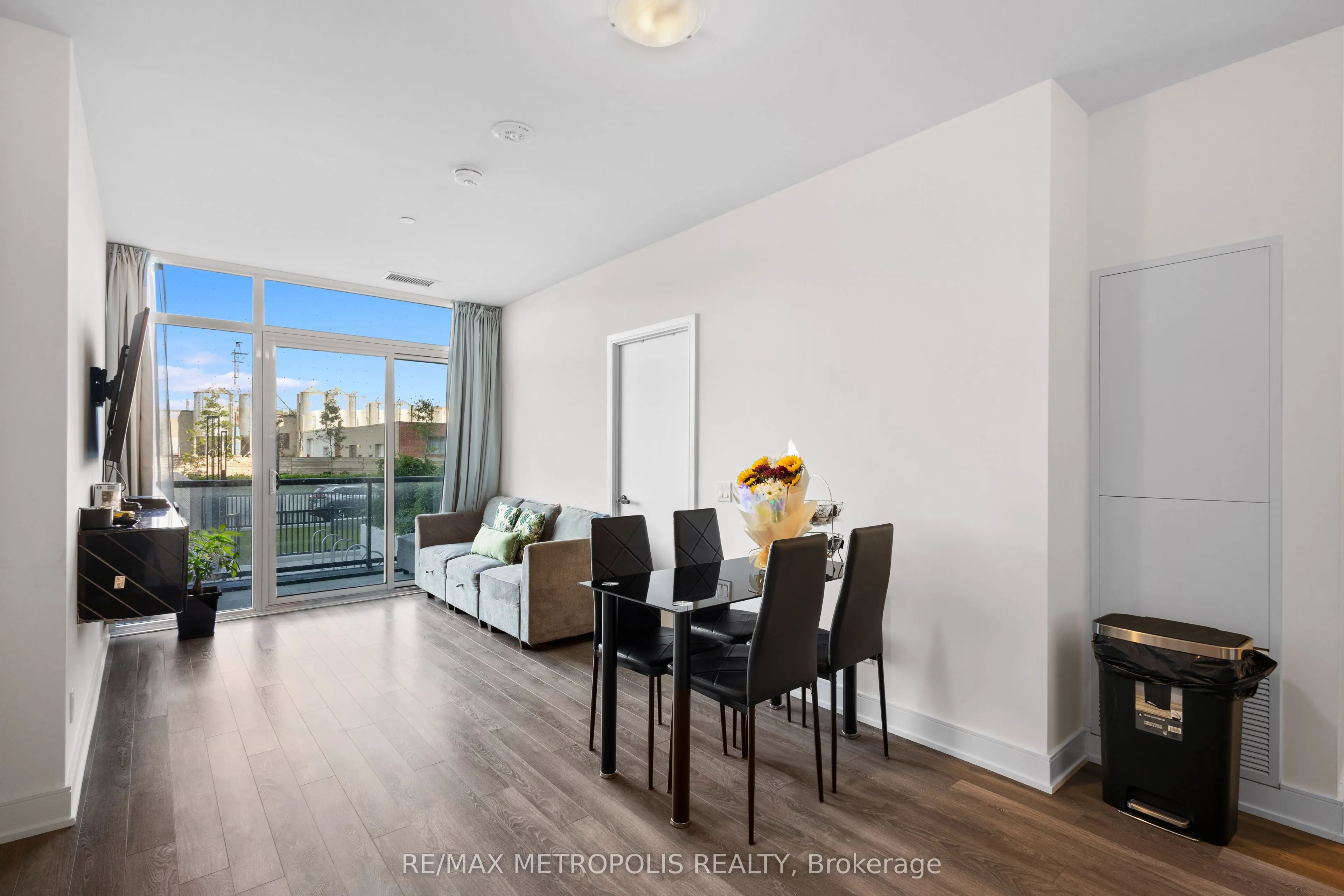 1350 Ellesmere Road, #210