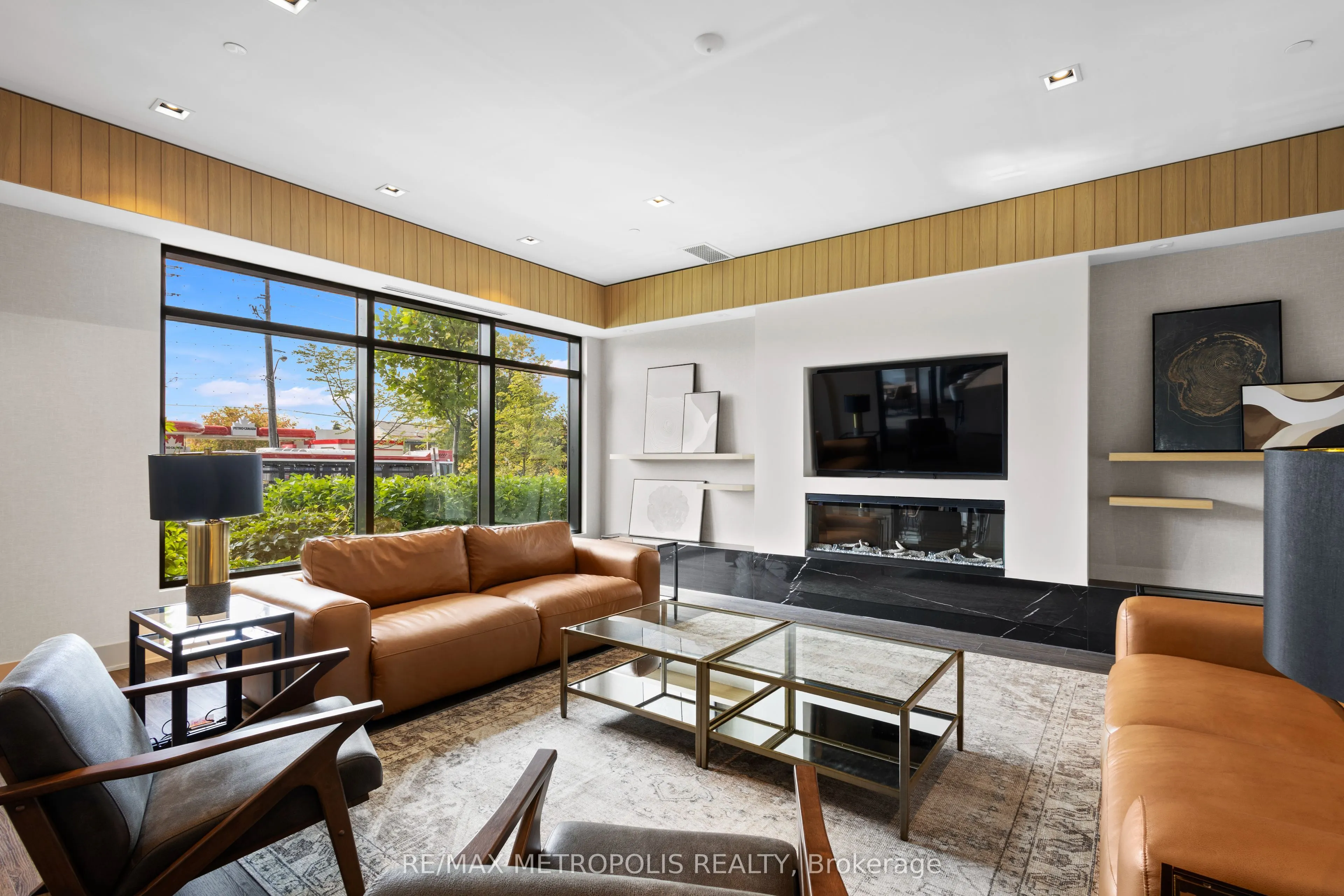 1350 Ellesmere Road, #210