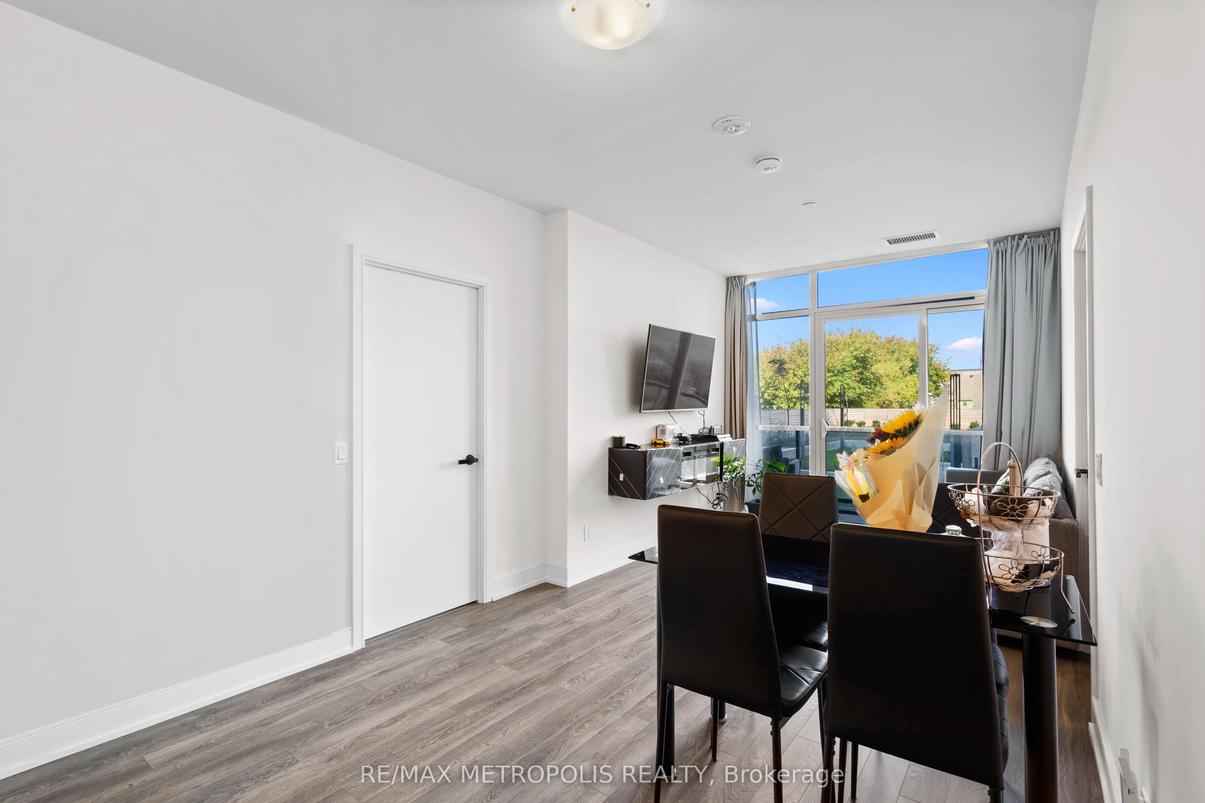 1350 Ellesmere Road, #210