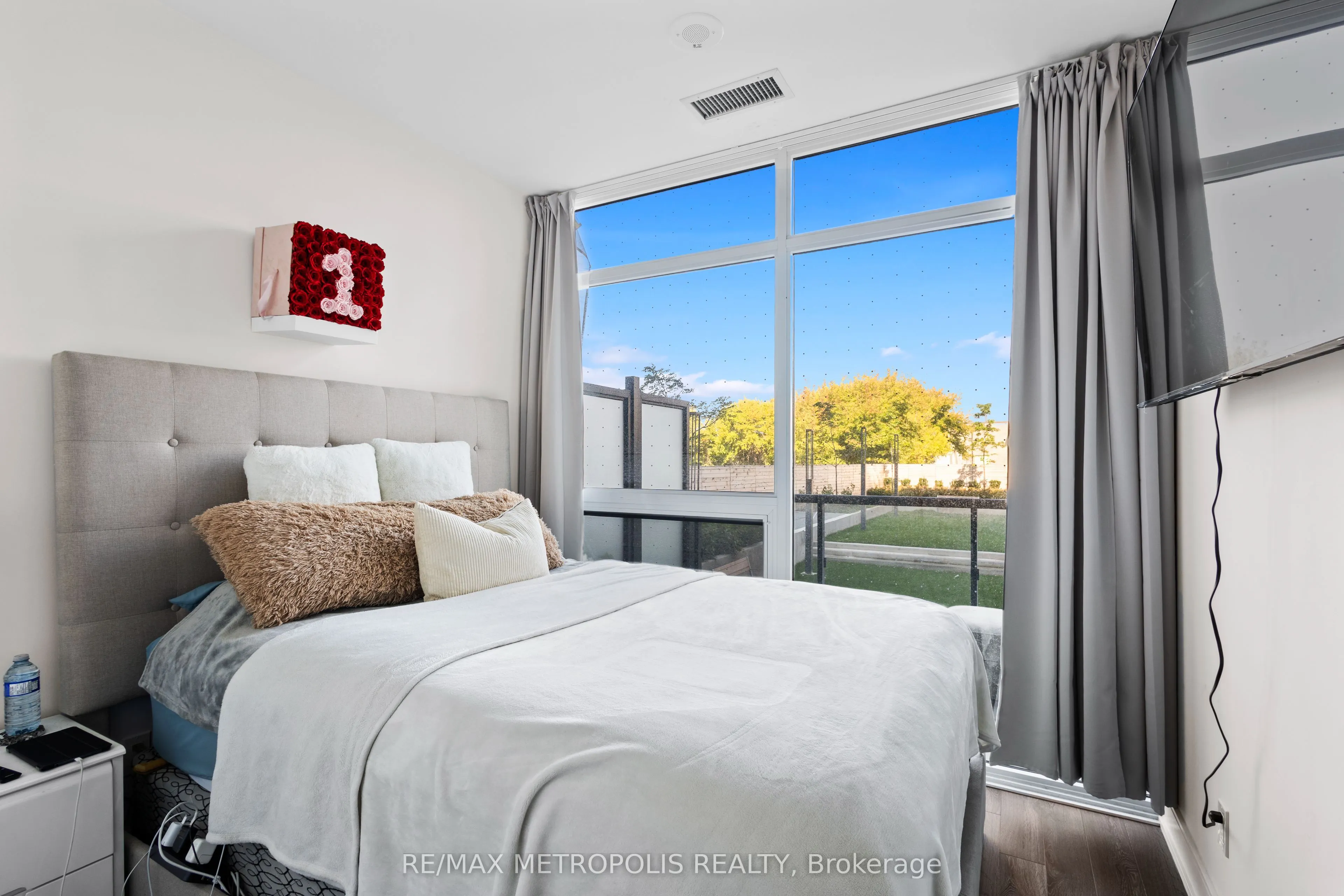 1350 Ellesmere Road, #210