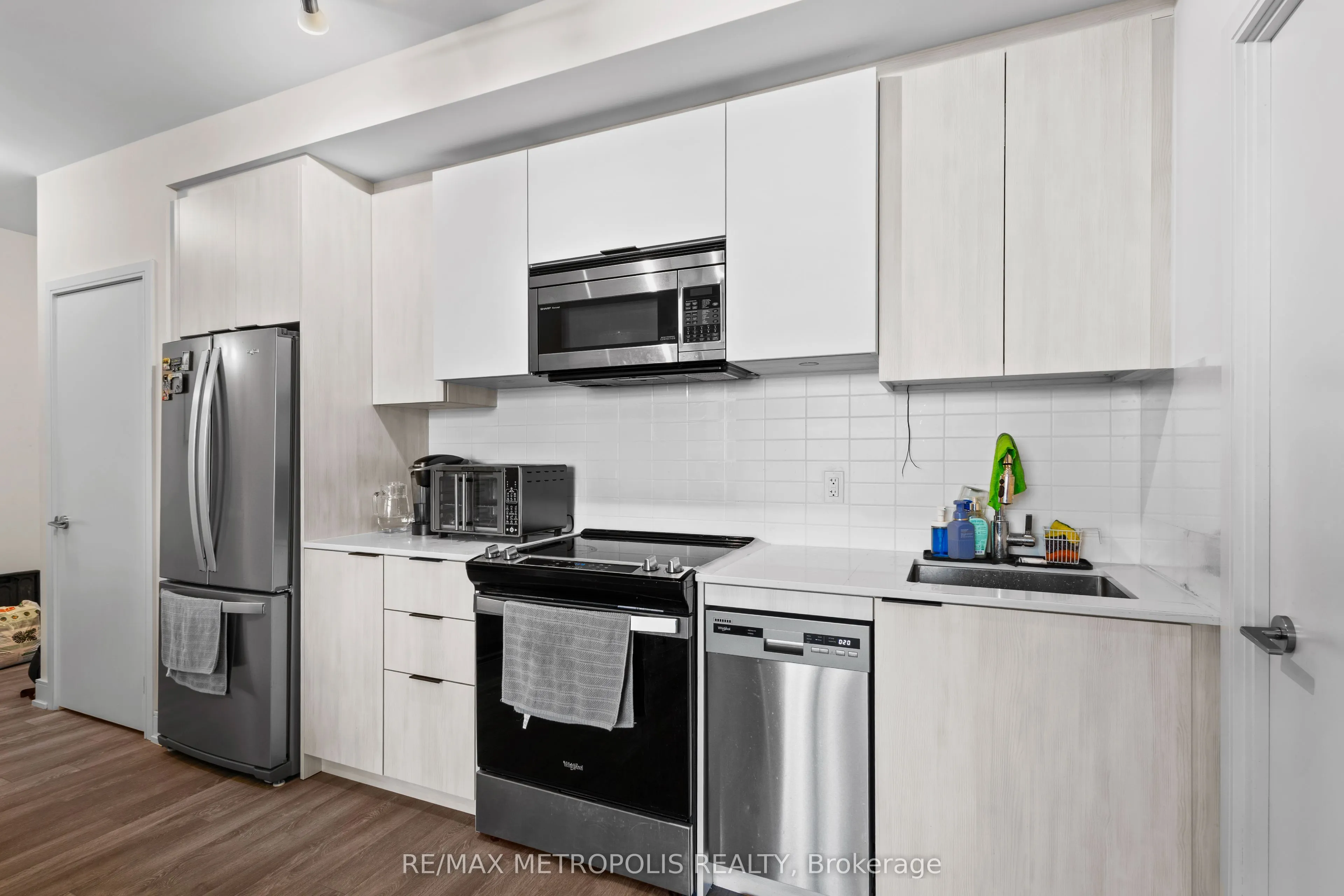 1350 Ellesmere Road, #210