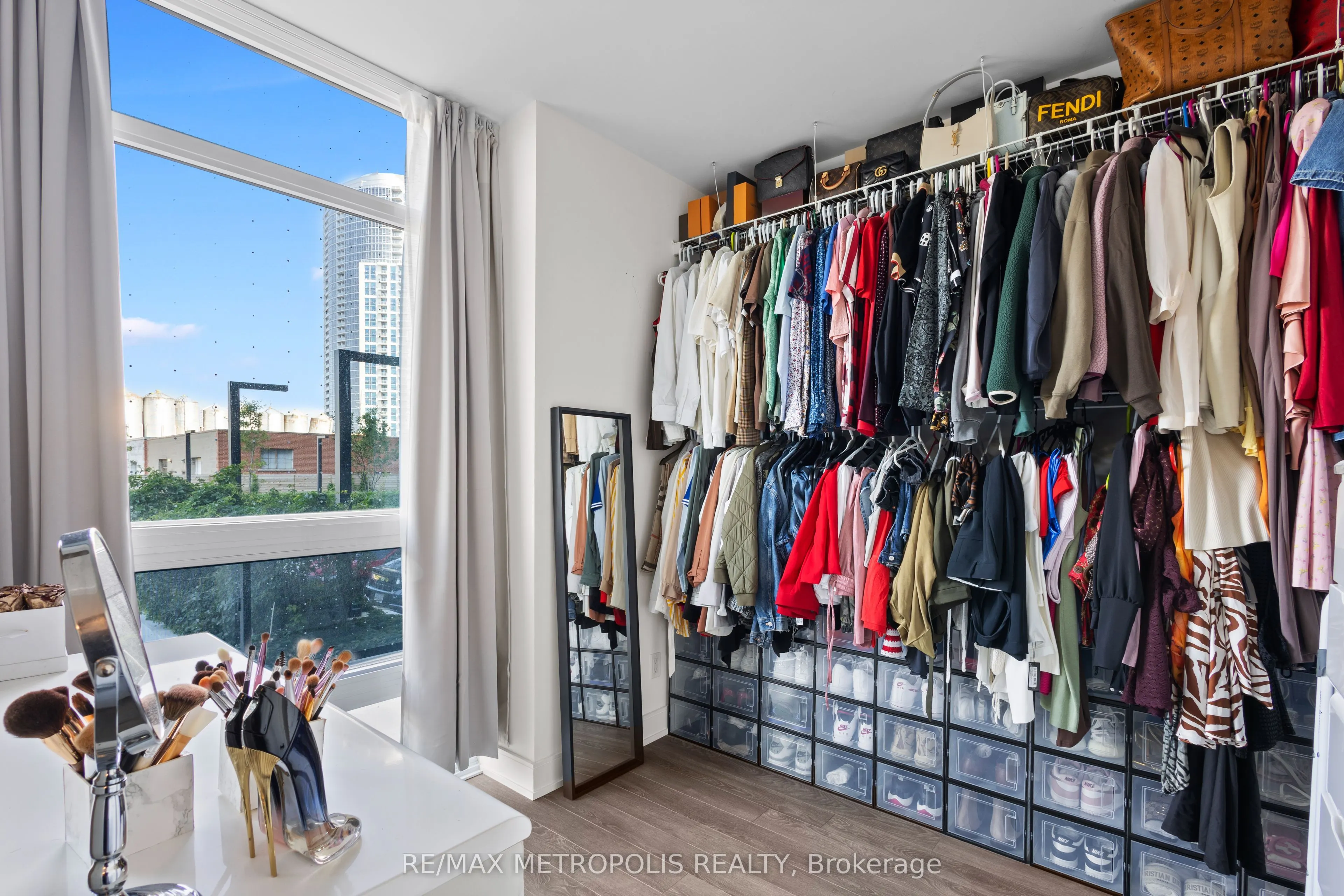 1350 Ellesmere Road, #210