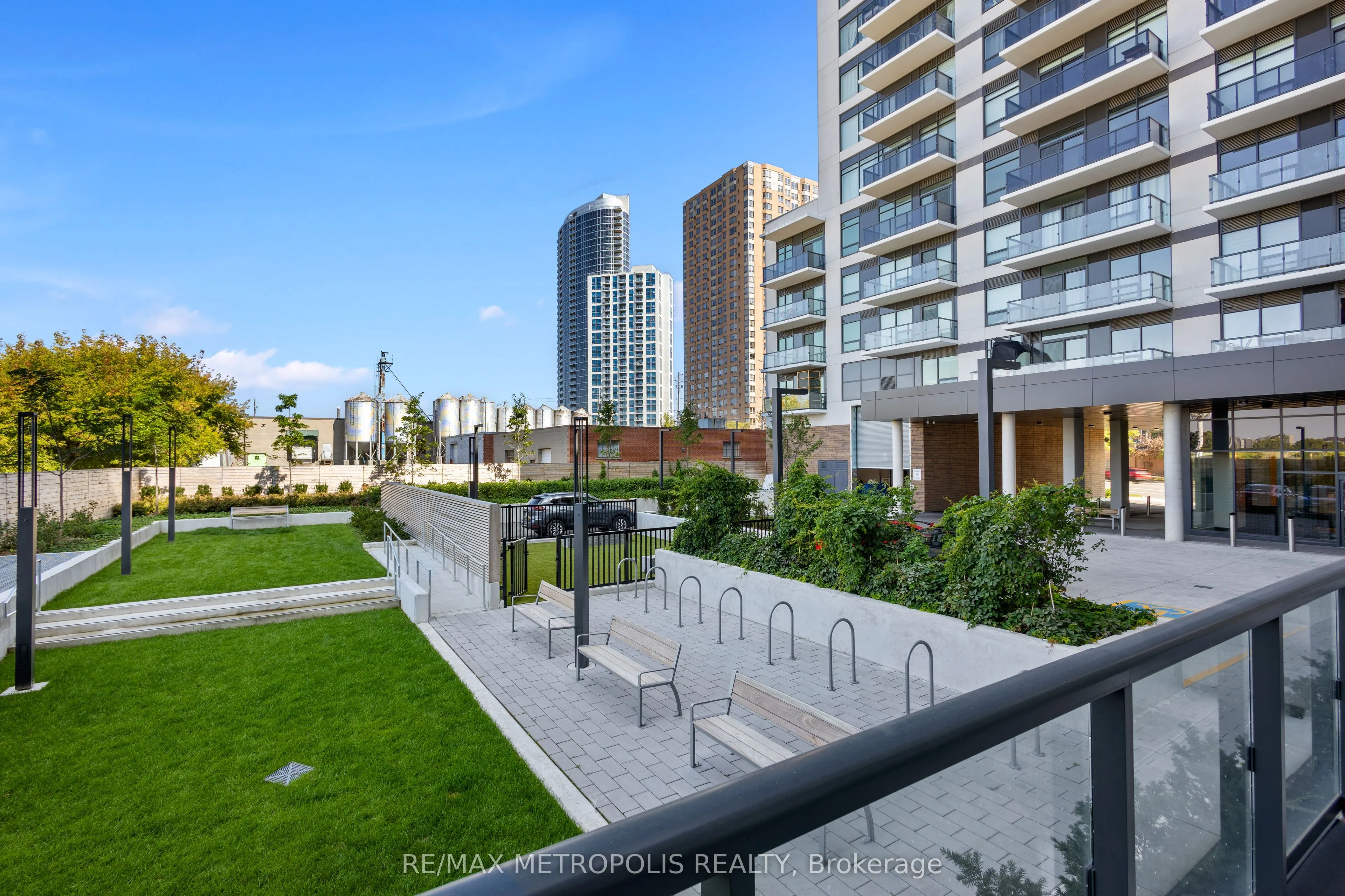 1350 Ellesmere Road, #210