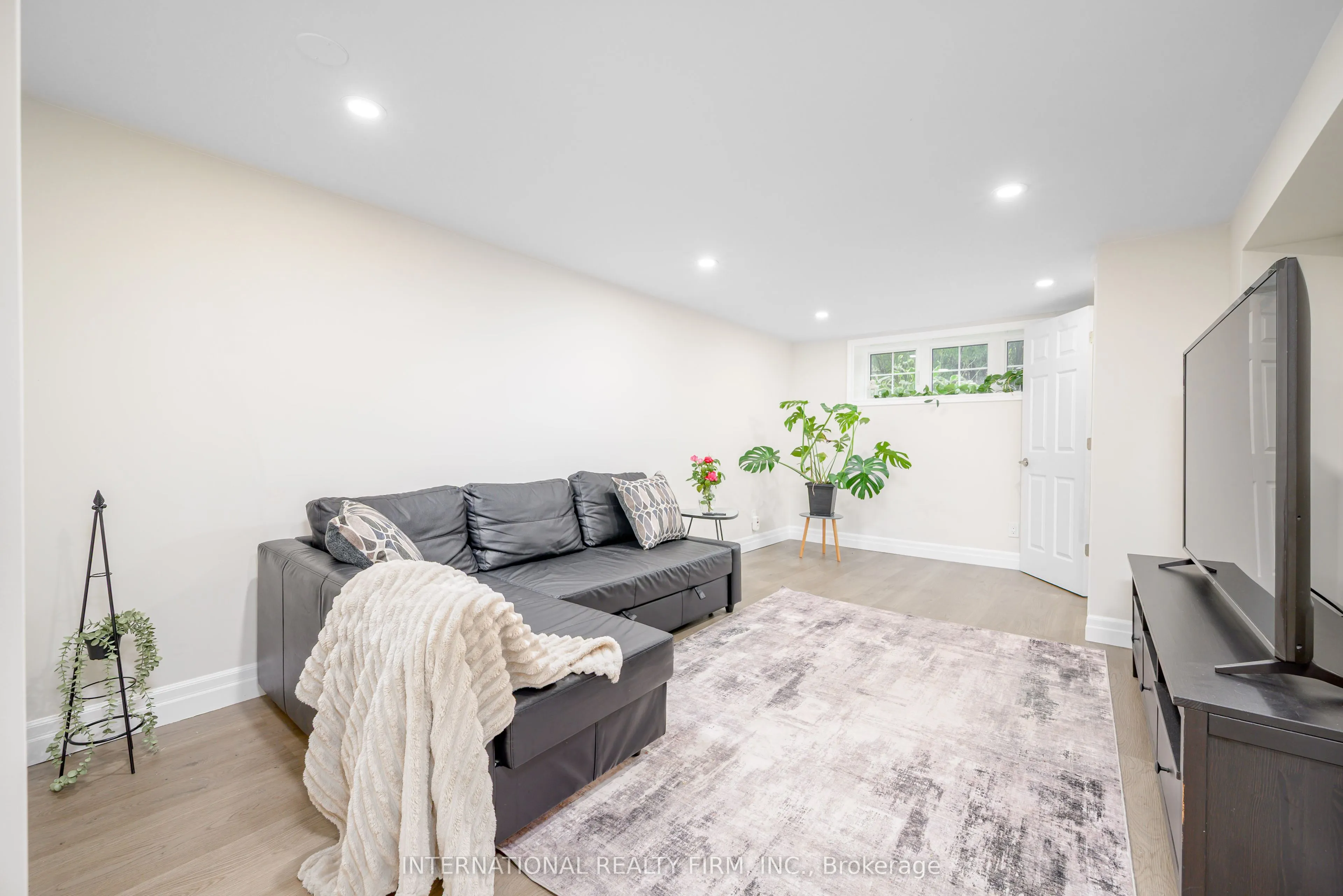 55 Oriole Court