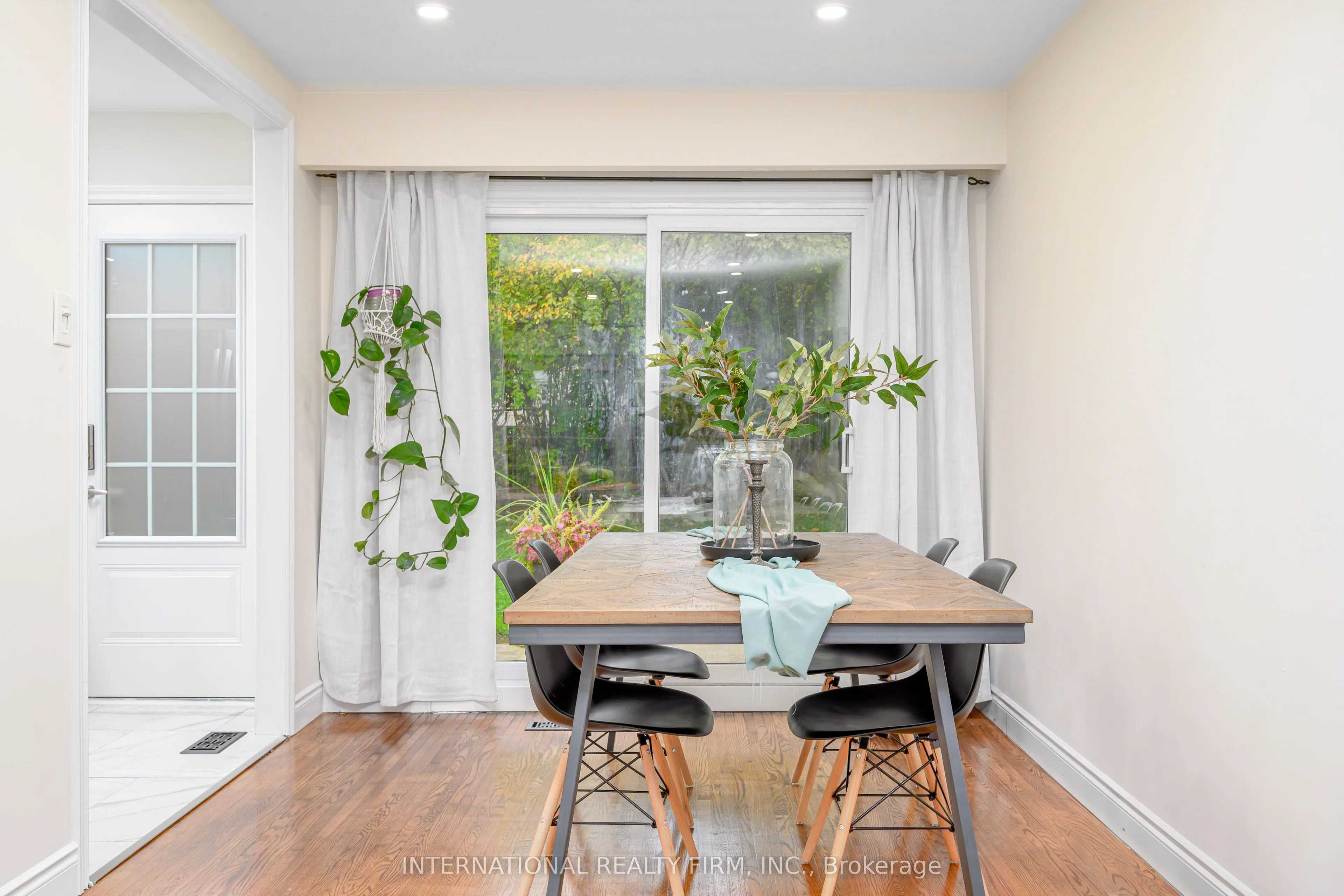 55 Oriole Court
