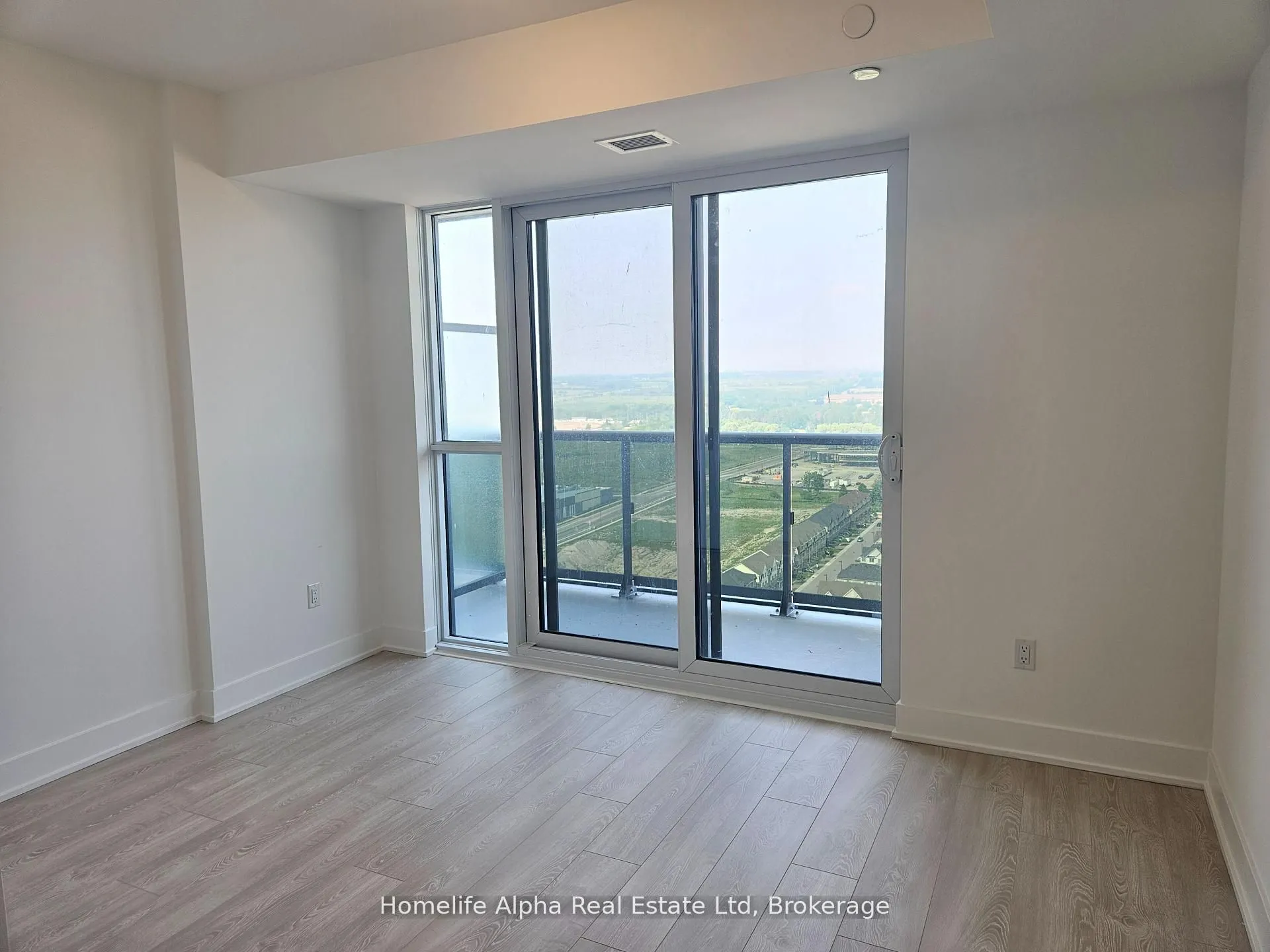 2545 Simcoe Street N, #2603