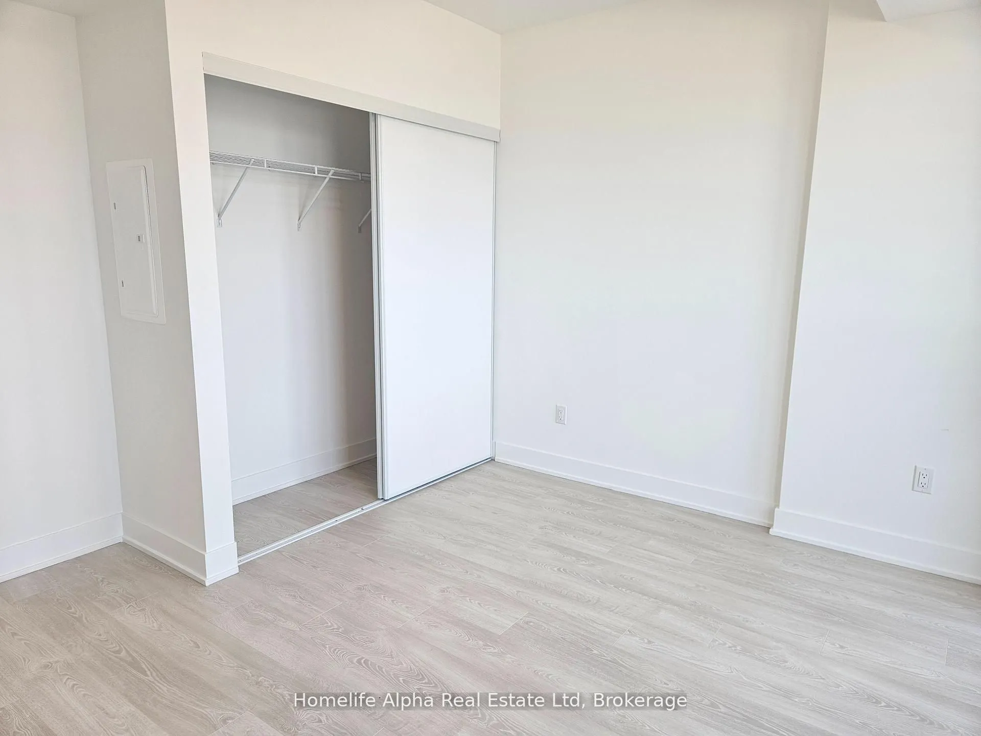 2545 Simcoe Street N, #2603