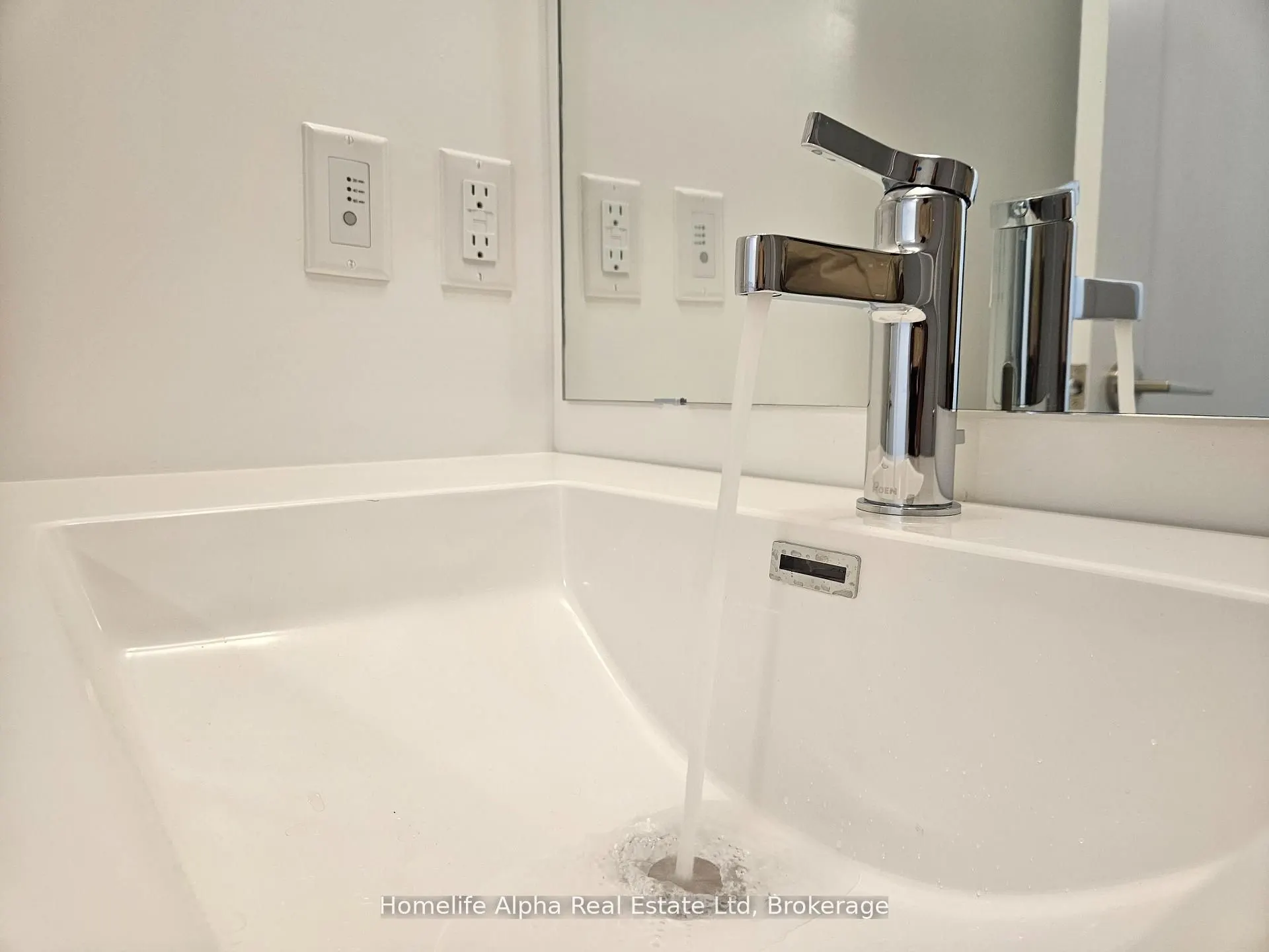 2545 Simcoe Street N, #2603