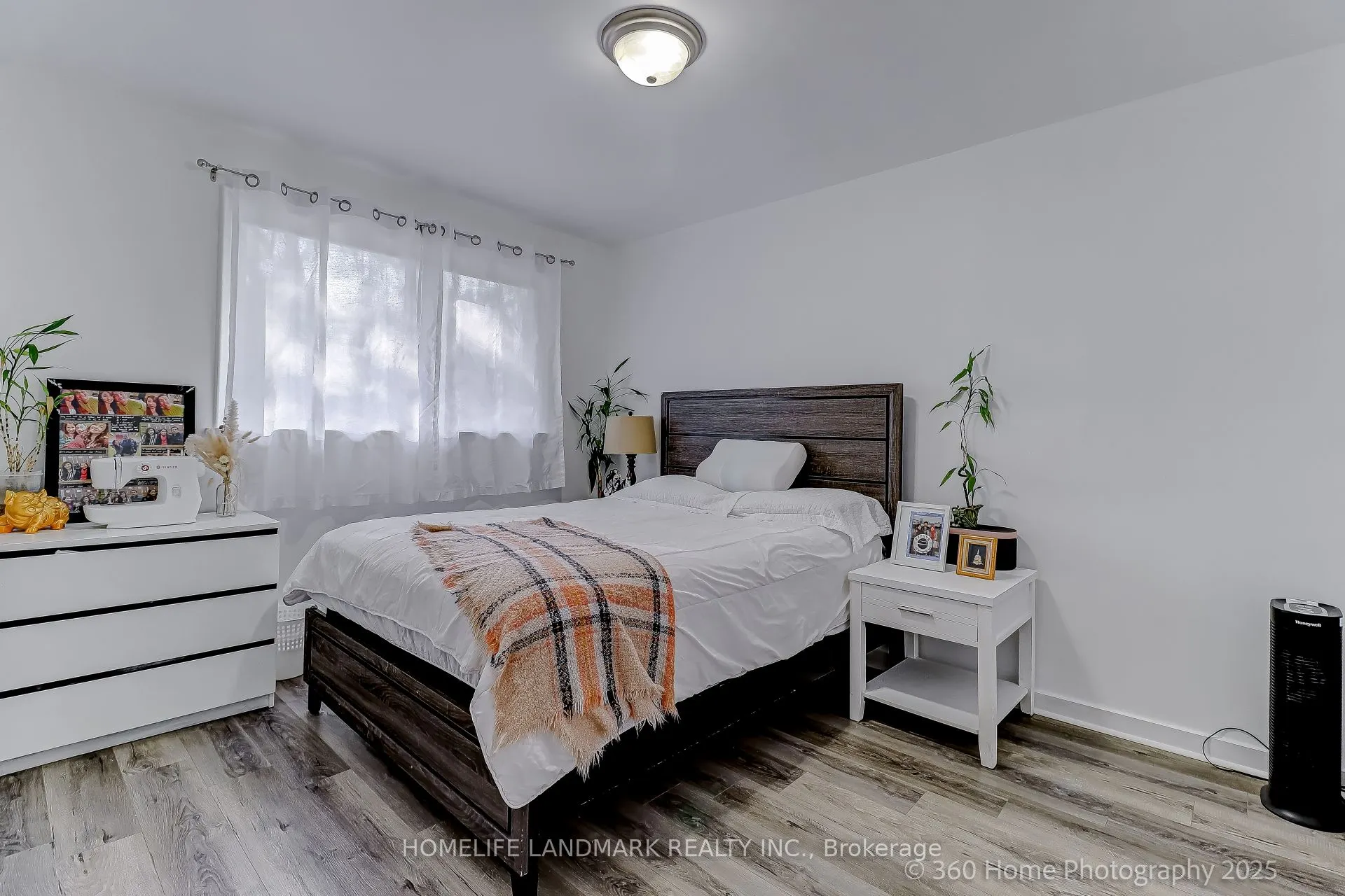 38 Moorecroft Crescent