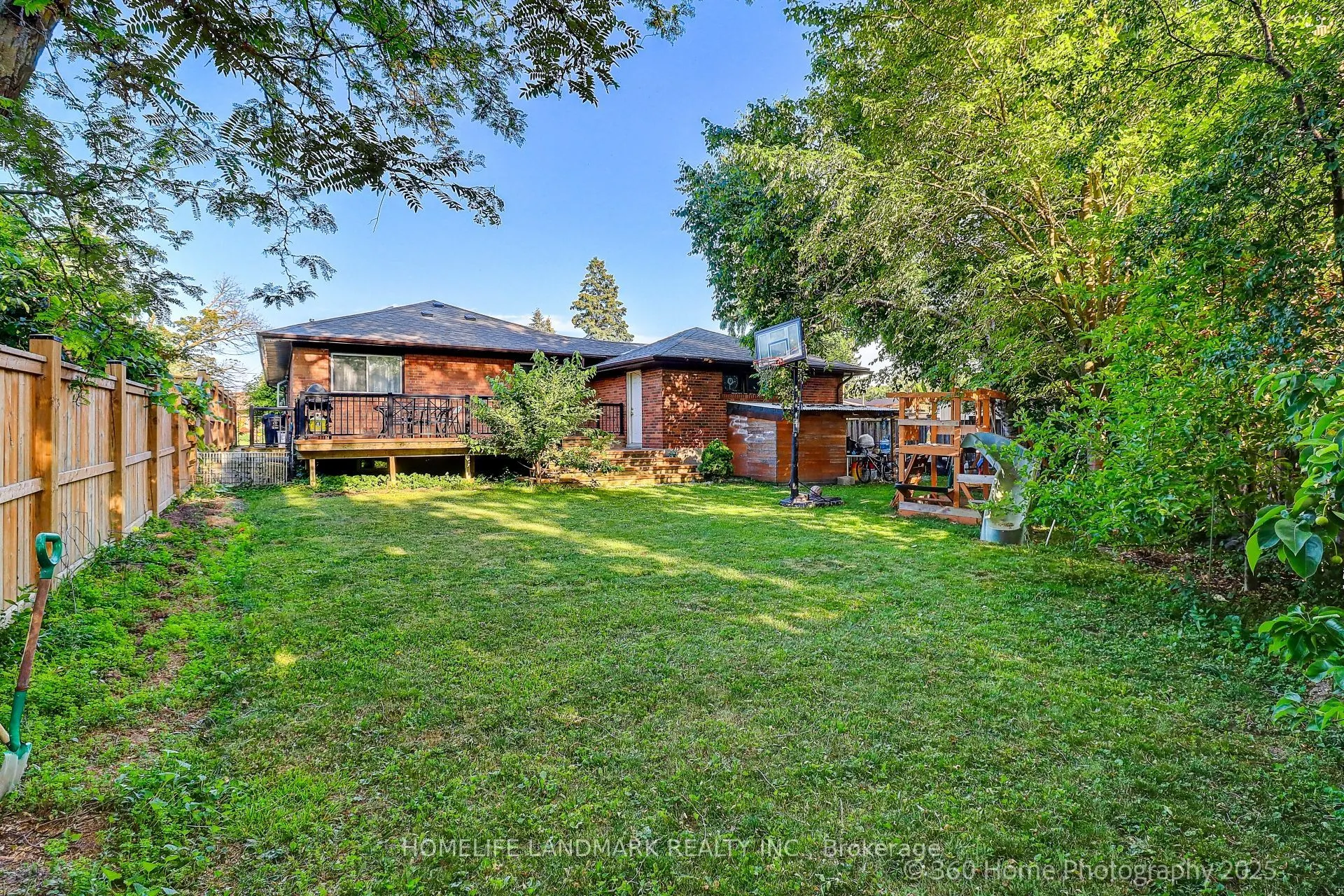 38 Moorecroft Crescent
