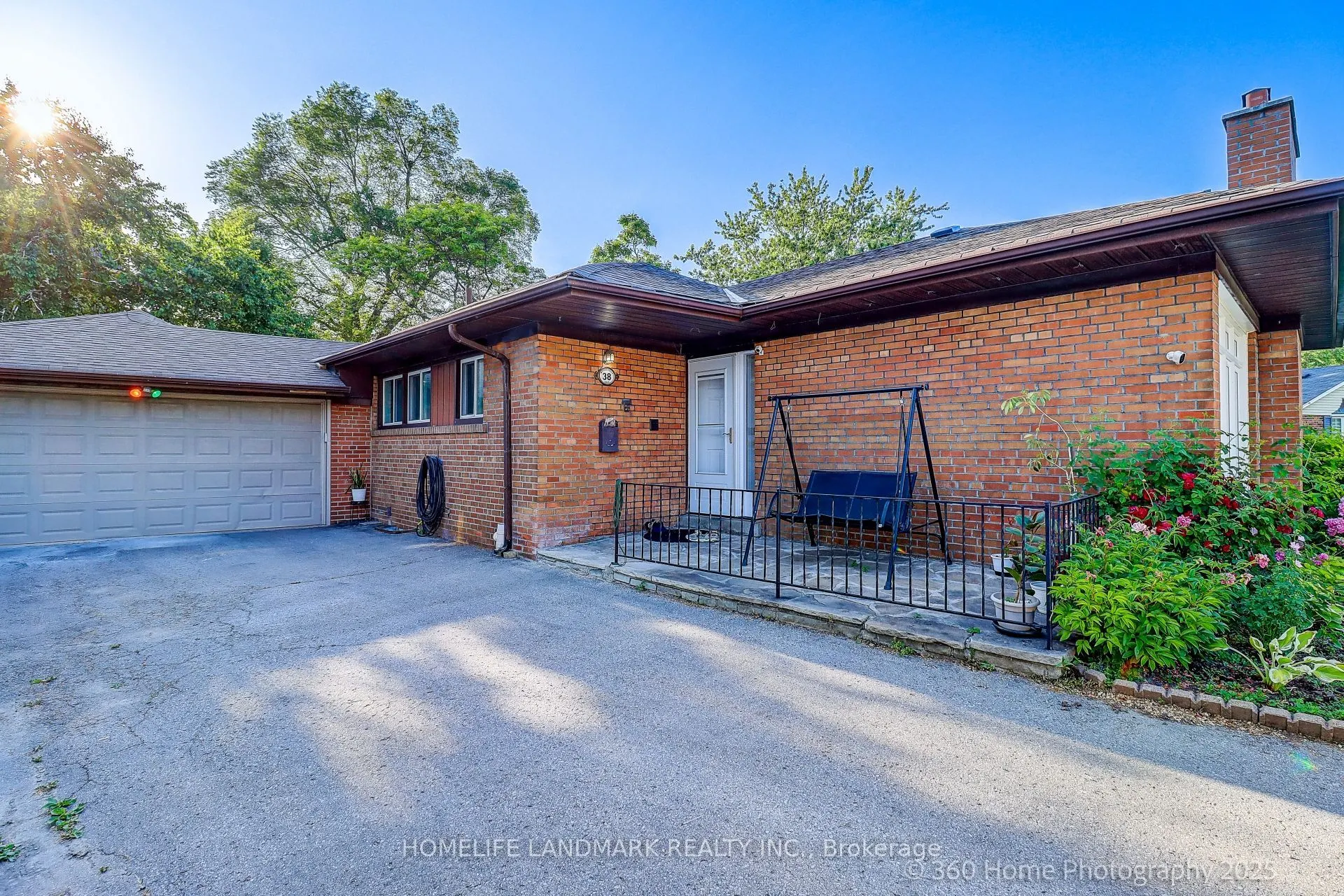 38 Moorecroft Crescent