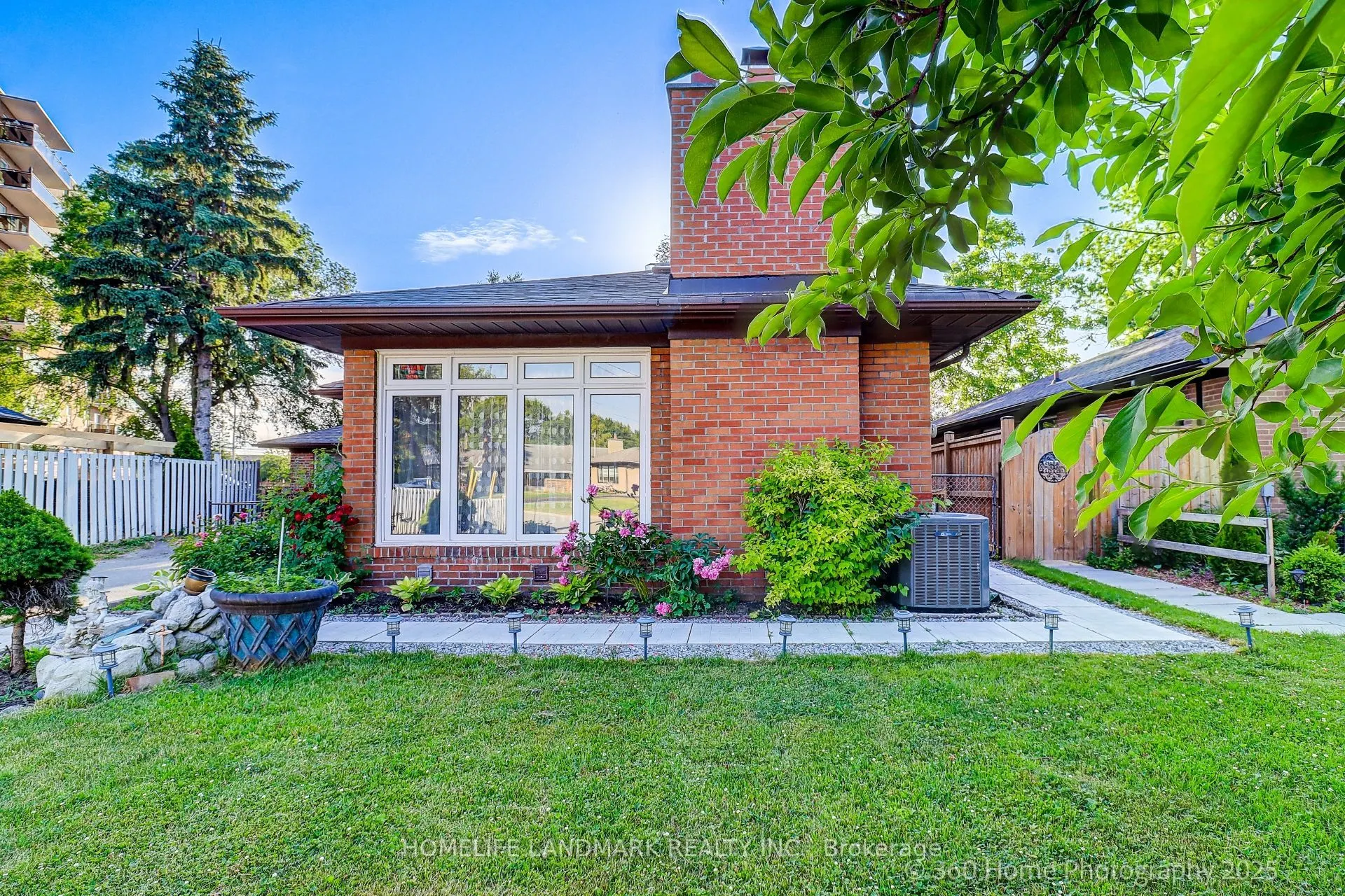 38 Moorecroft Crescent