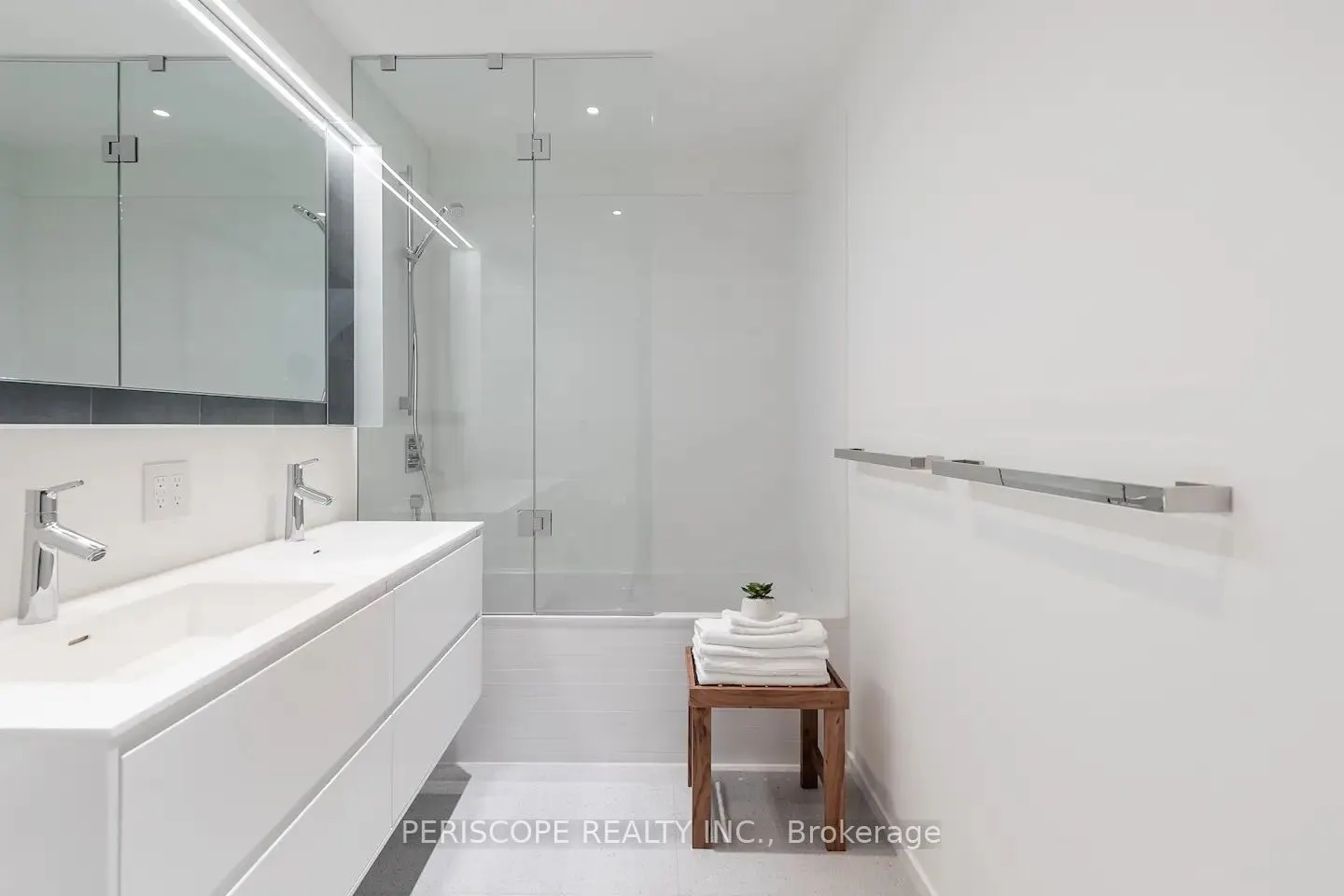 33 Fernwood Park Avenue, #Unit B