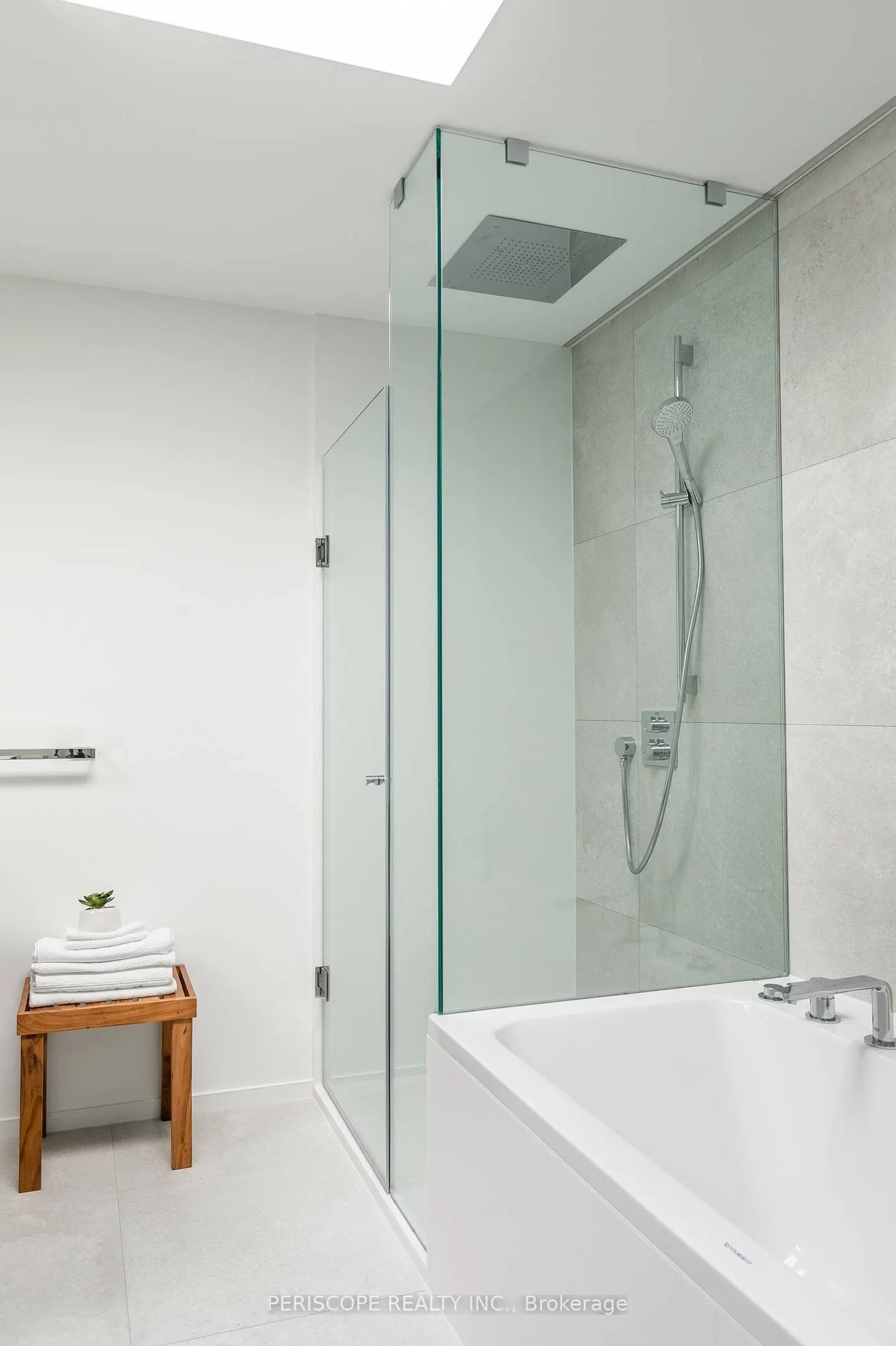 33 Fernwood Park Avenue, #Unit B