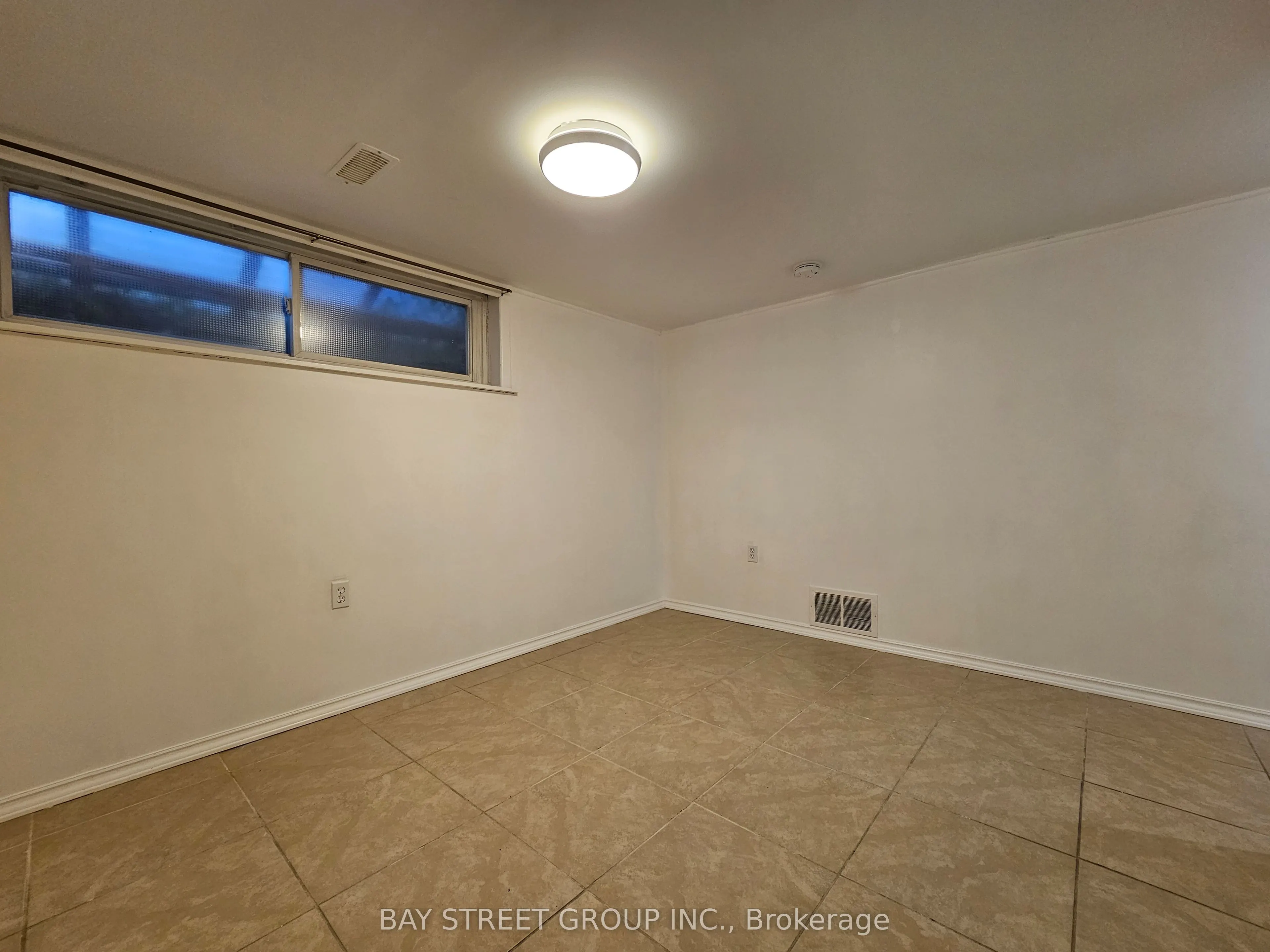 52 Janet Boulevard, #Bsmt