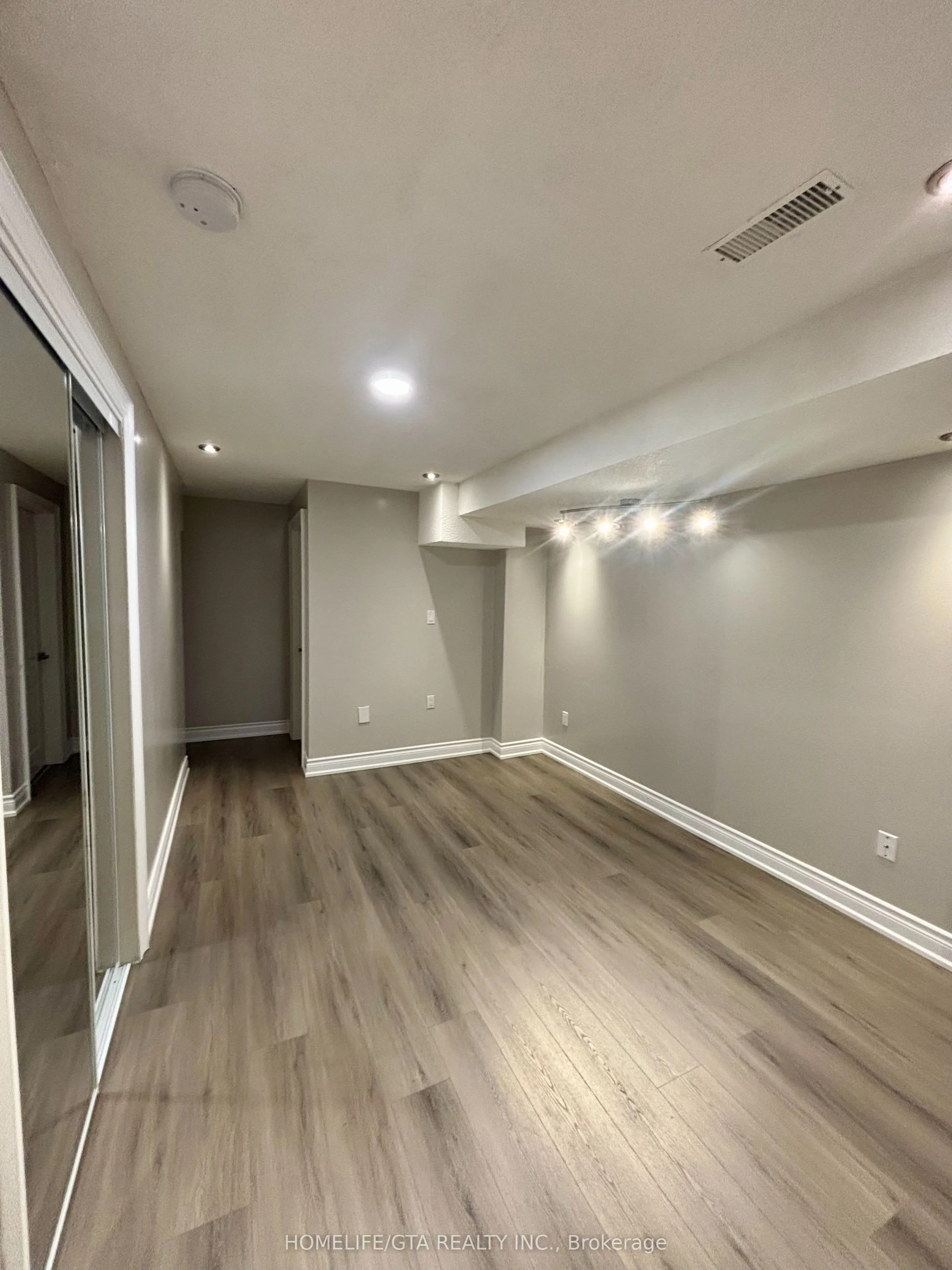 40 Bobolink Avenue