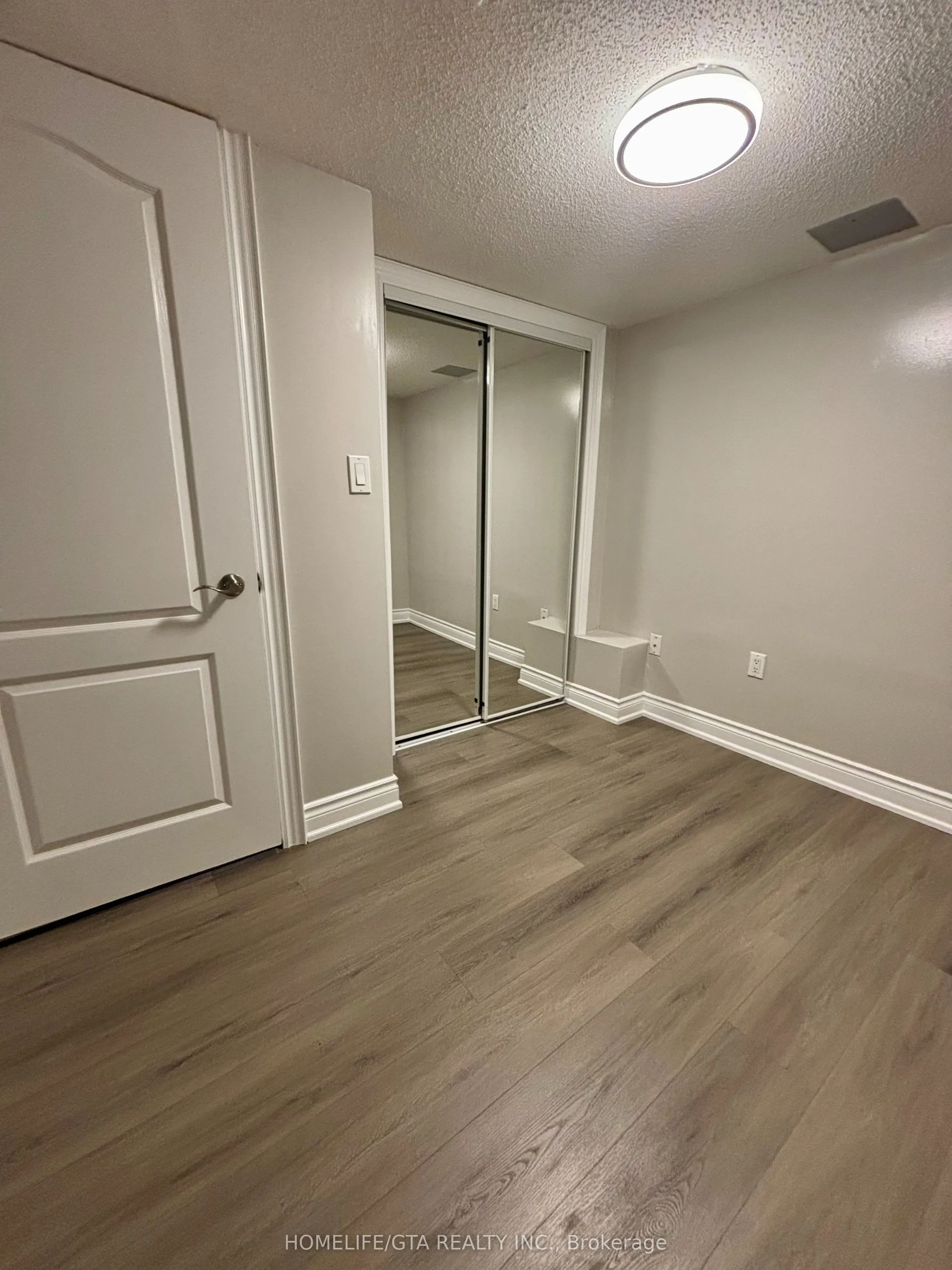 40 Bobolink Avenue