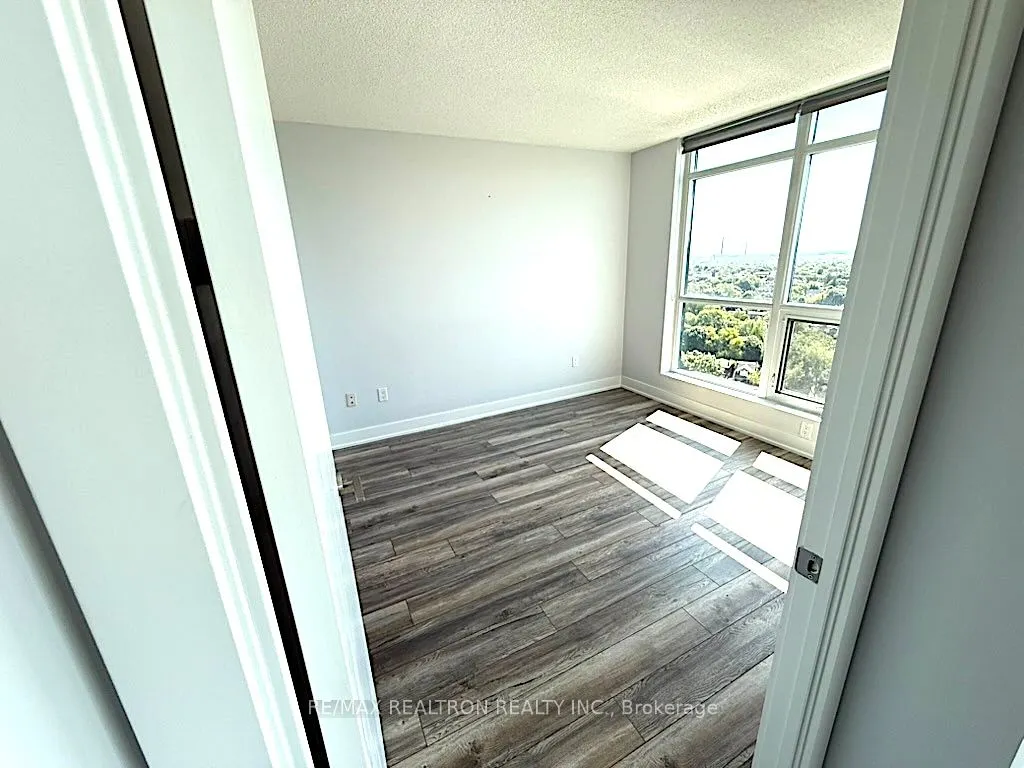 1048 Broadview Avenue, #2002