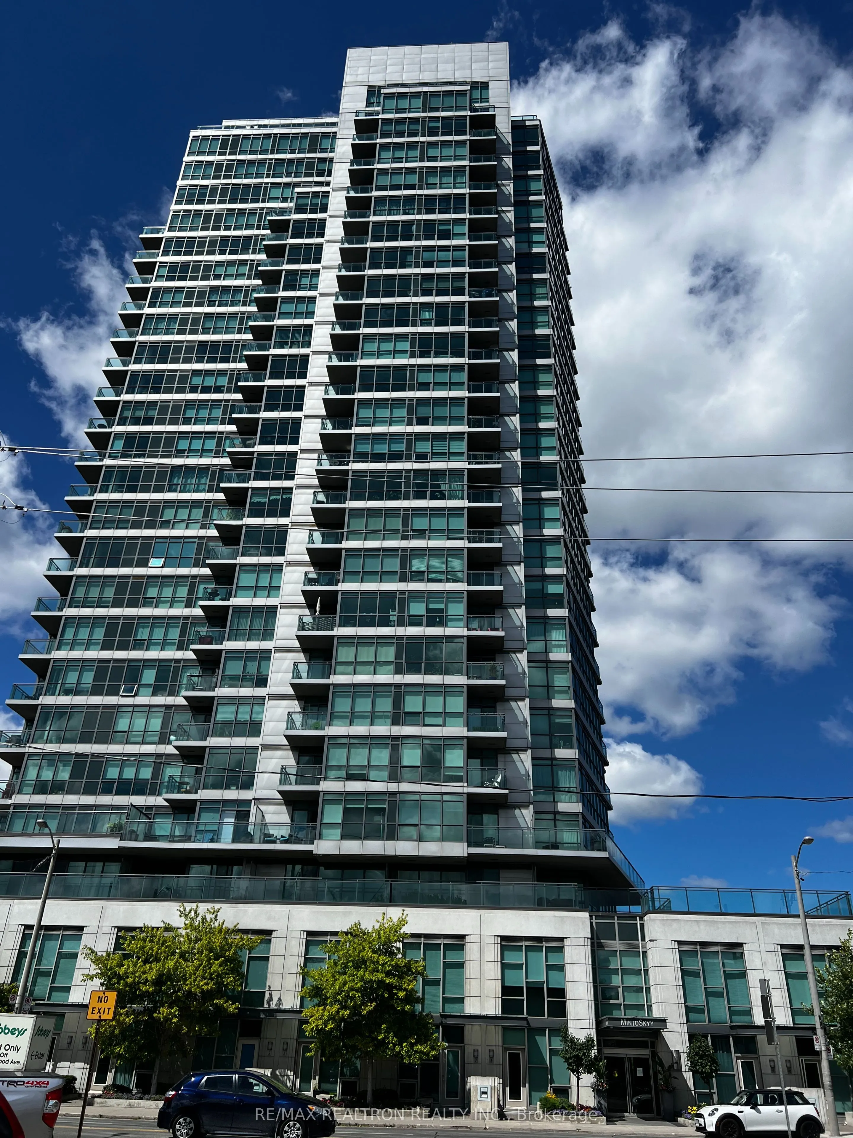 1048 Broadview Avenue, #2002
