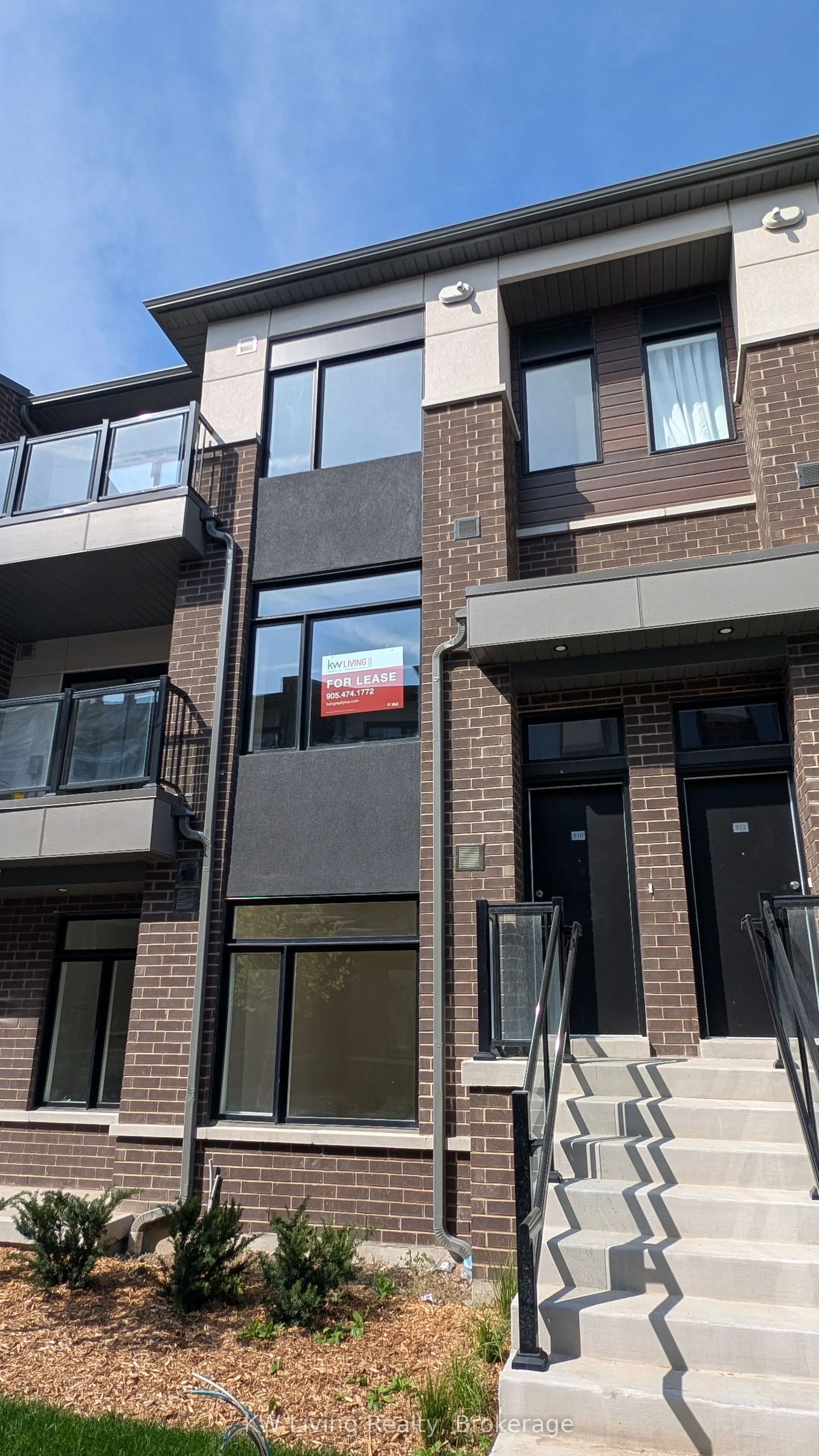 1695 Dersan Street, #910