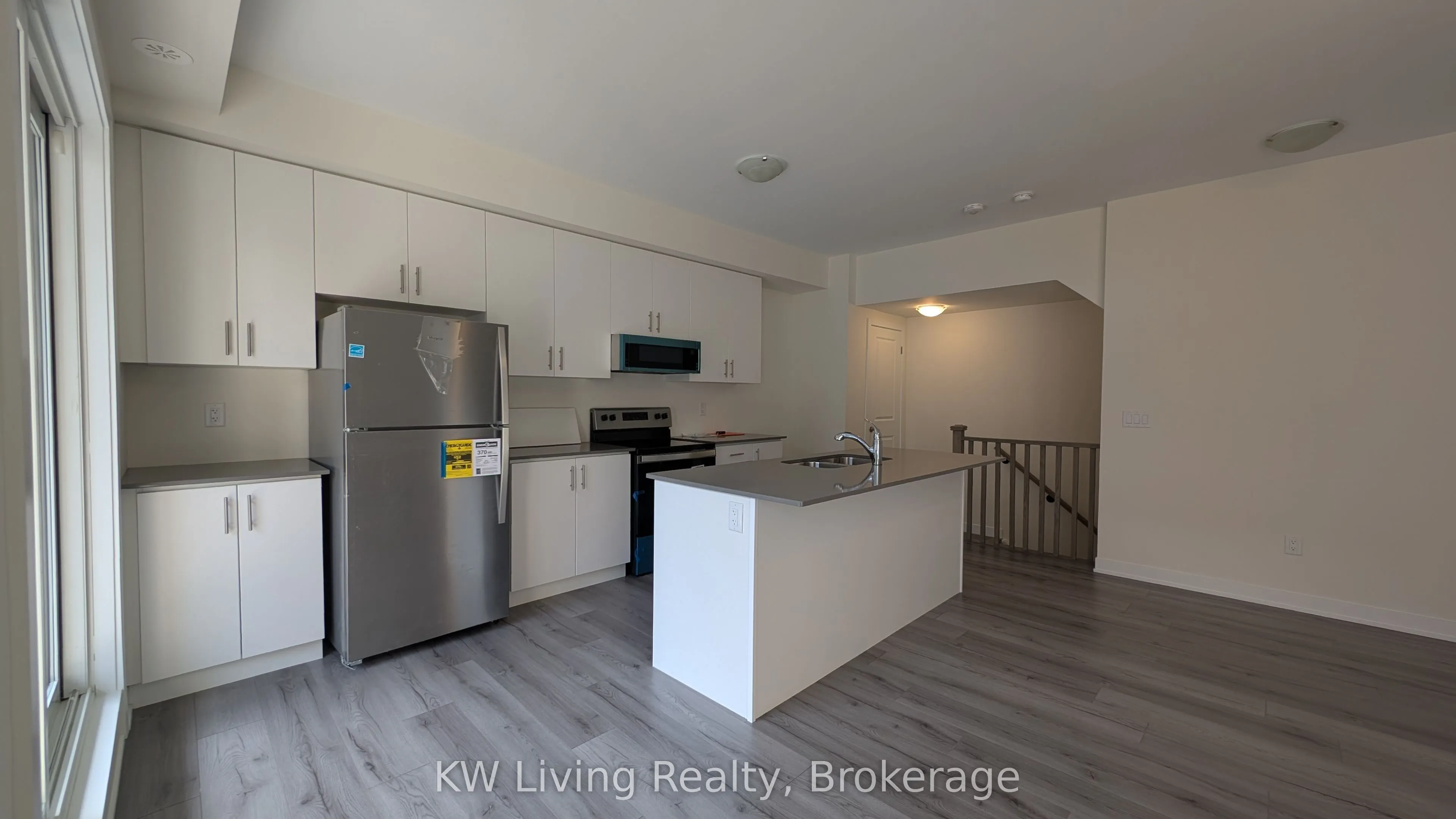 1695 Dersan Street, #910