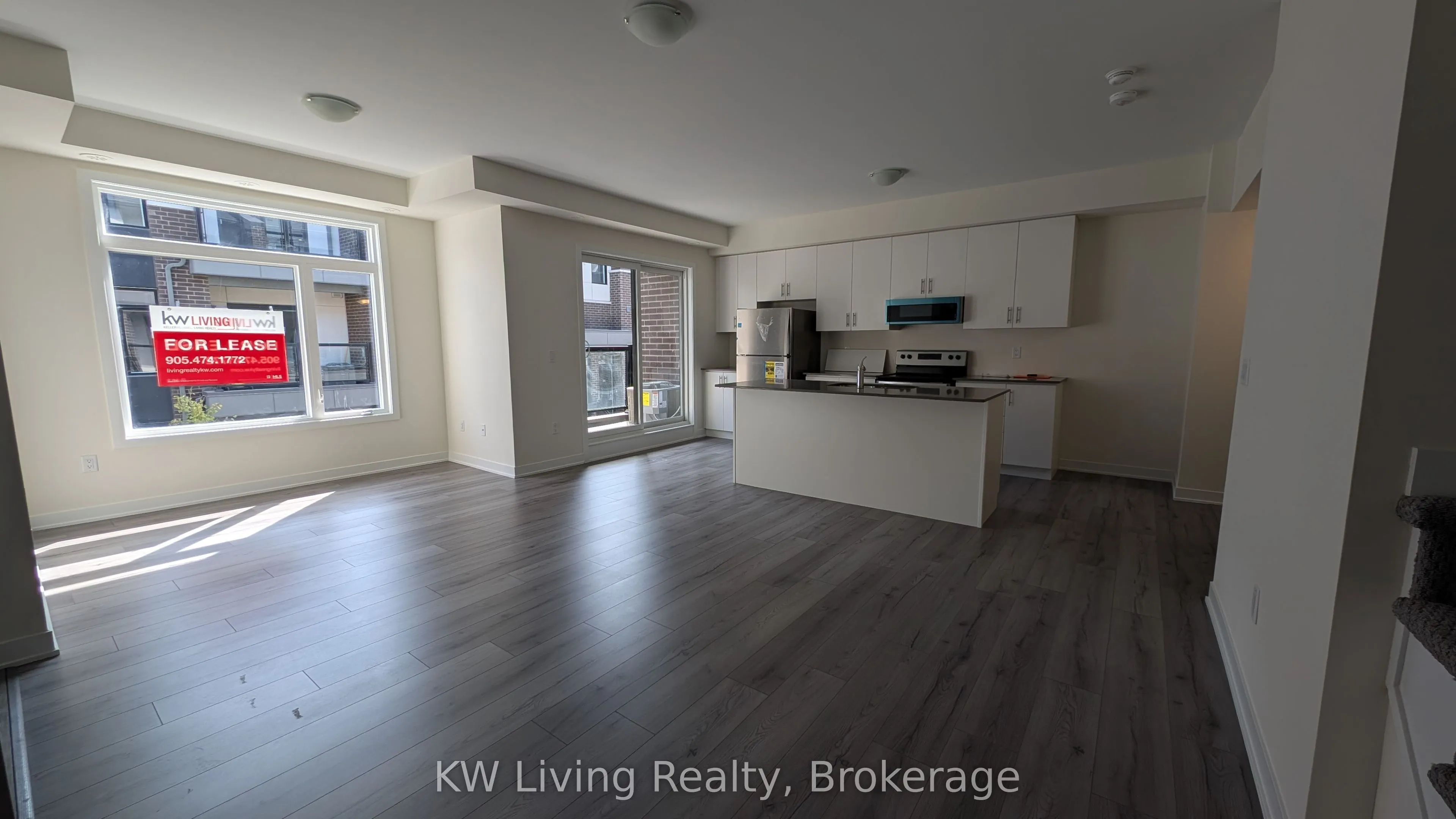 1695 Dersan Street, #910