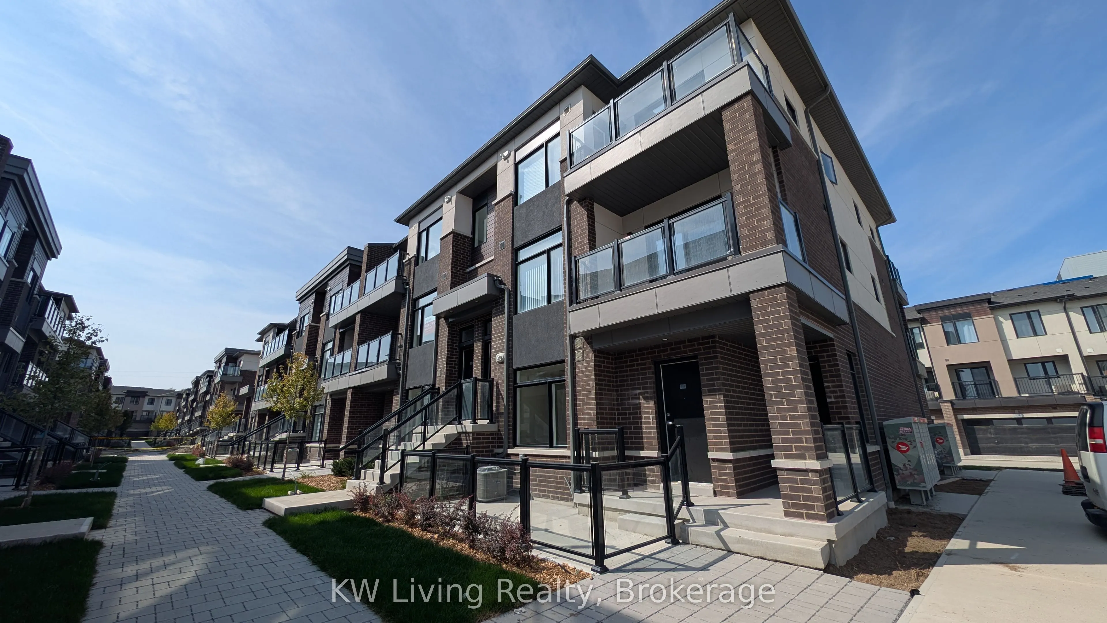 1695 Dersan Street, #910