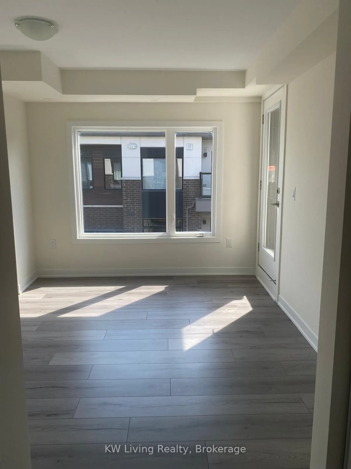 1695 Dersan Street, #910