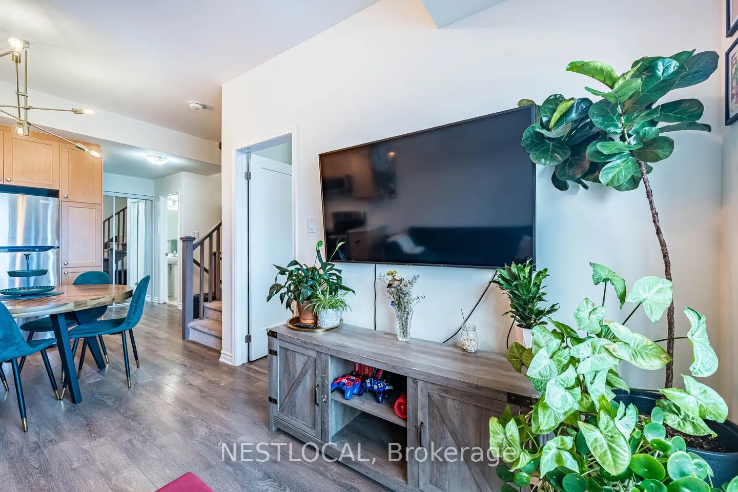 1085 Danforth Road, #206