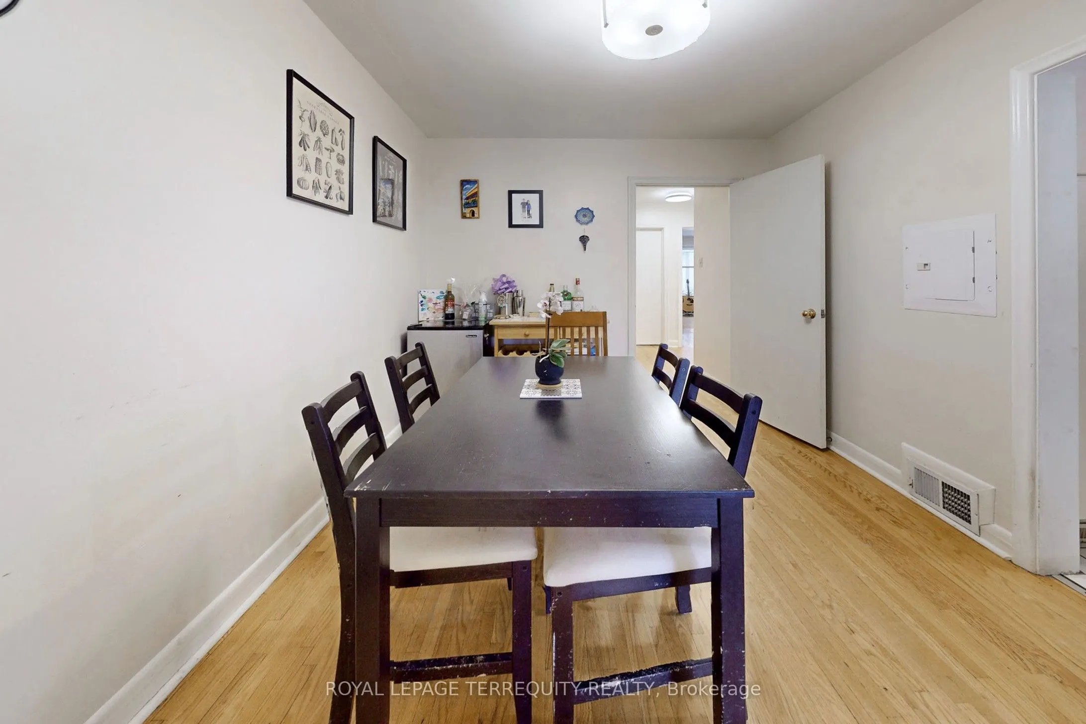 29 Love Crescent, #Main