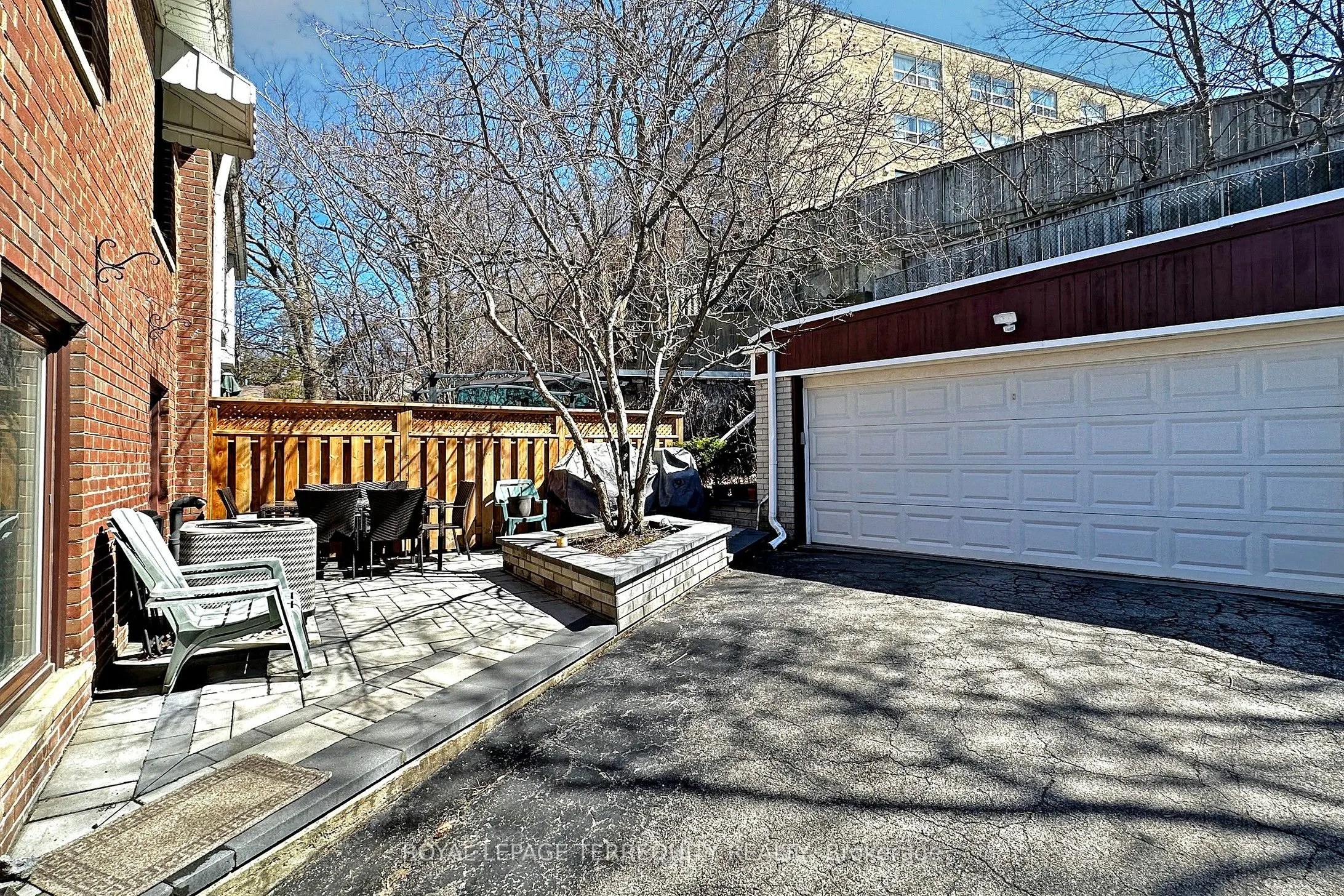 29 Love Crescent, #Main