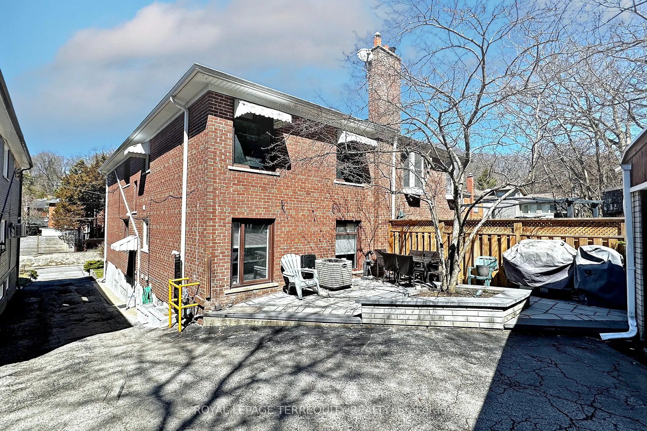 29 Love Crescent, #Main
