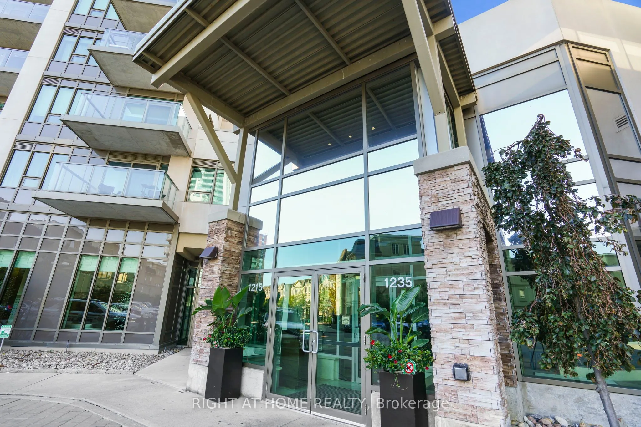 1235 Bayly Street, #603
