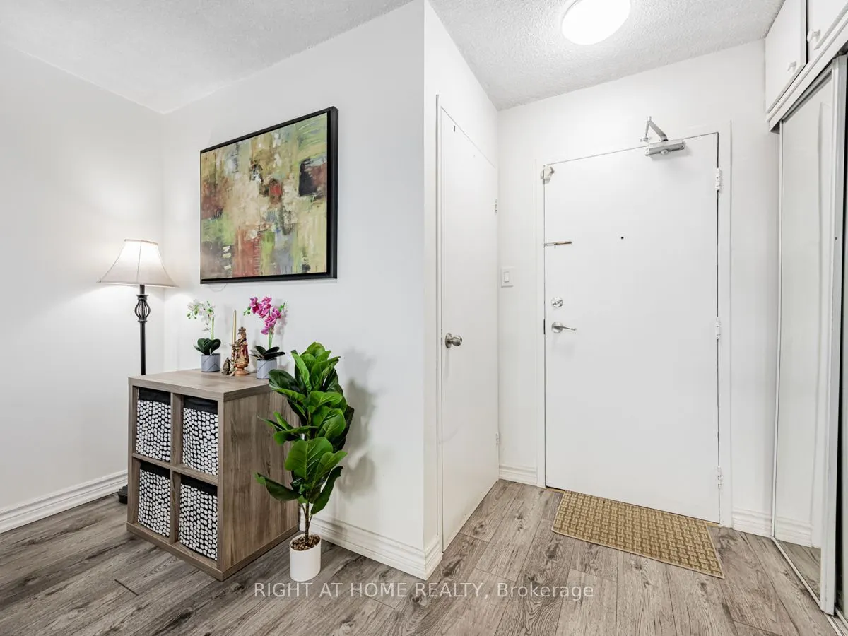 2050 Bridletowne Circle, #911