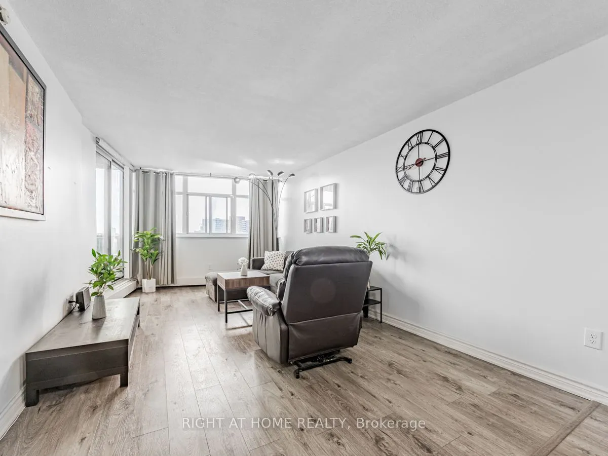 2050 Bridletowne Circle, #911
