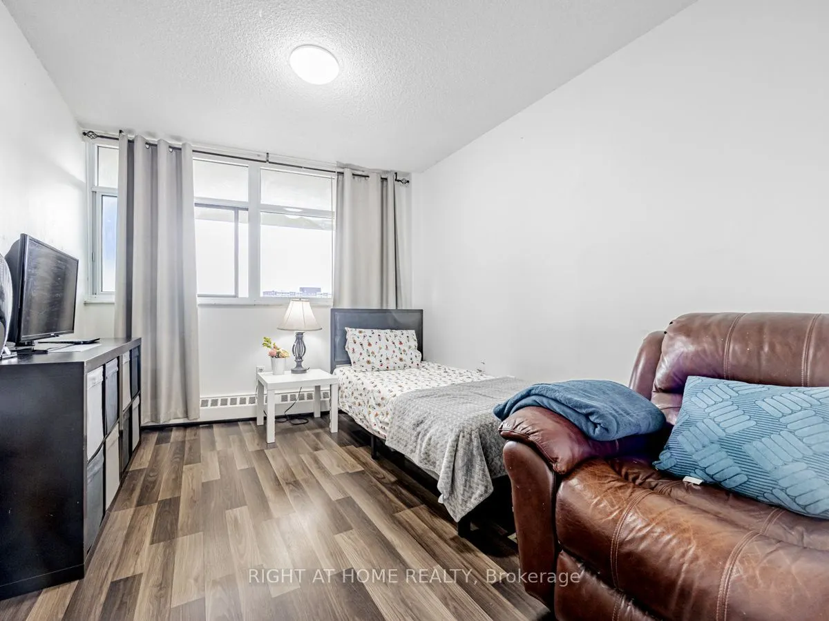 2050 Bridletowne Circle, #911
