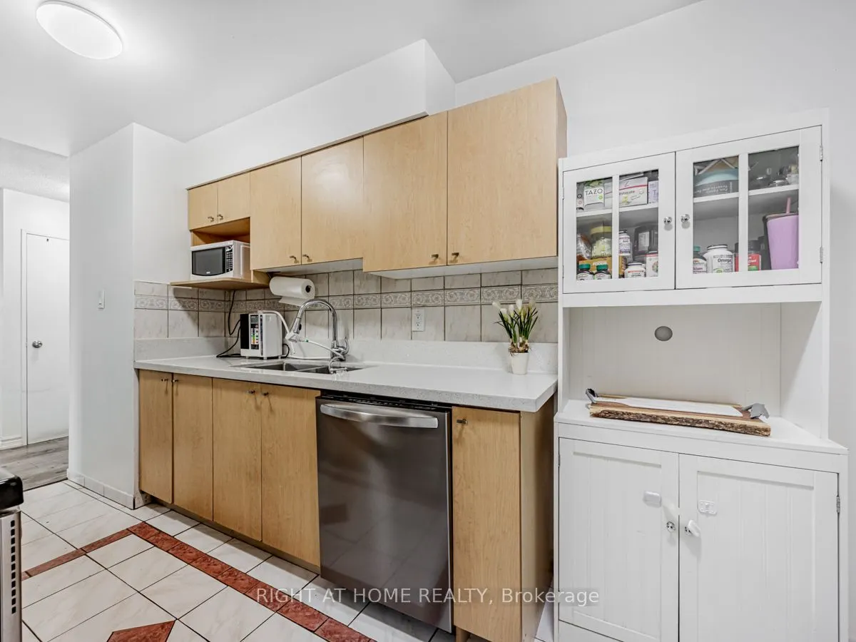 2050 Bridletowne Circle, #911