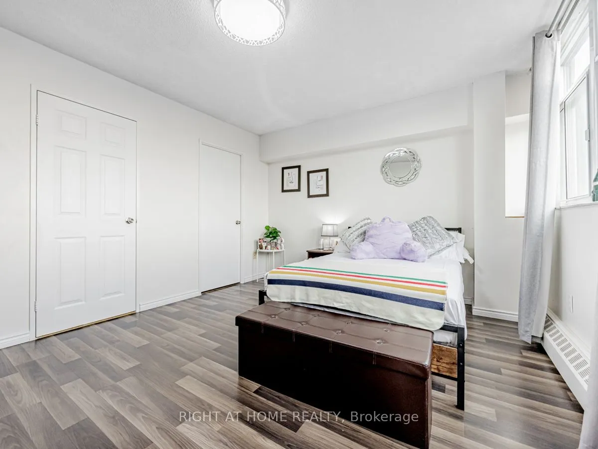 2050 Bridletowne Circle, #911