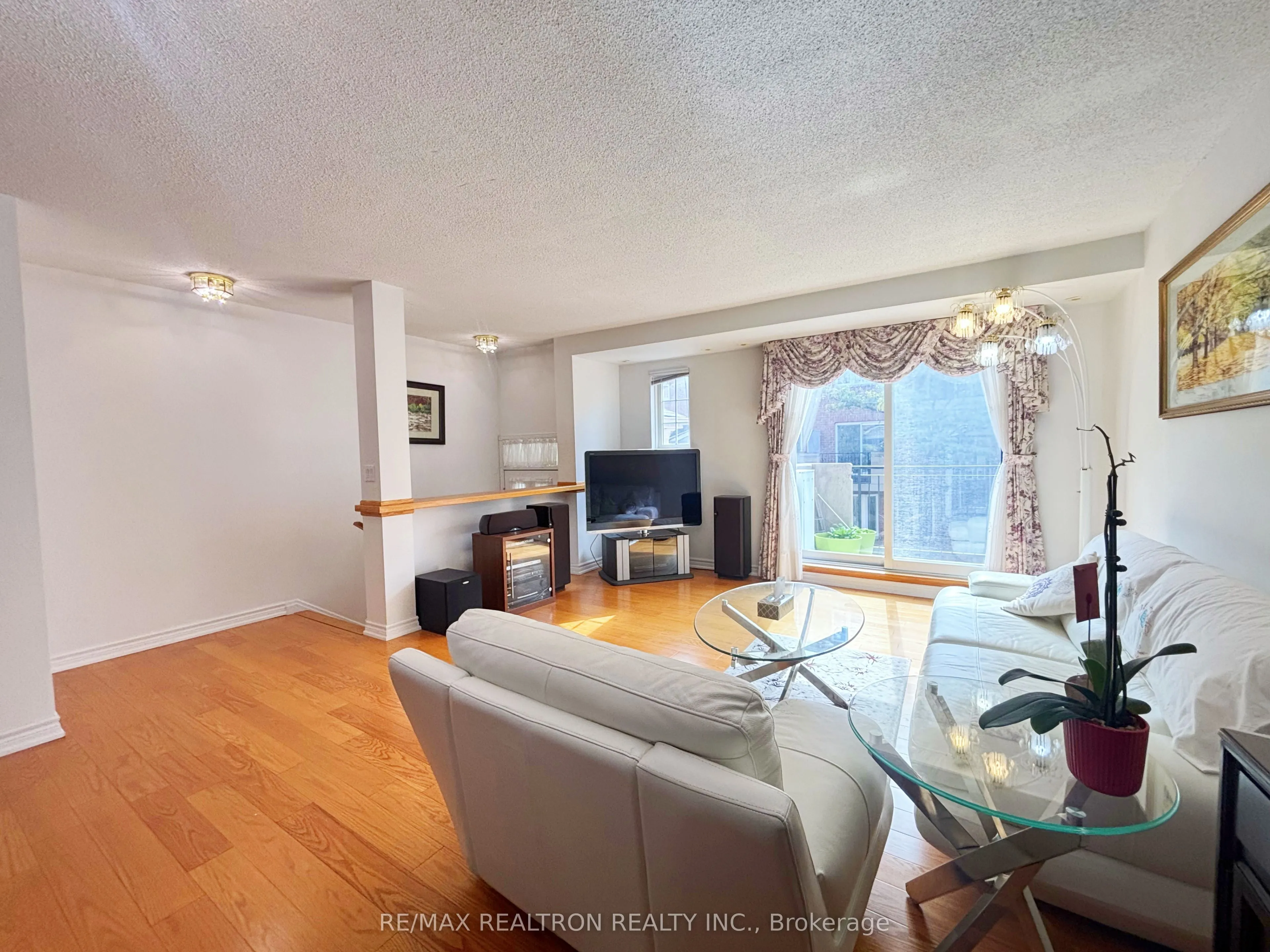 1881 McNicoll Avenue, #303