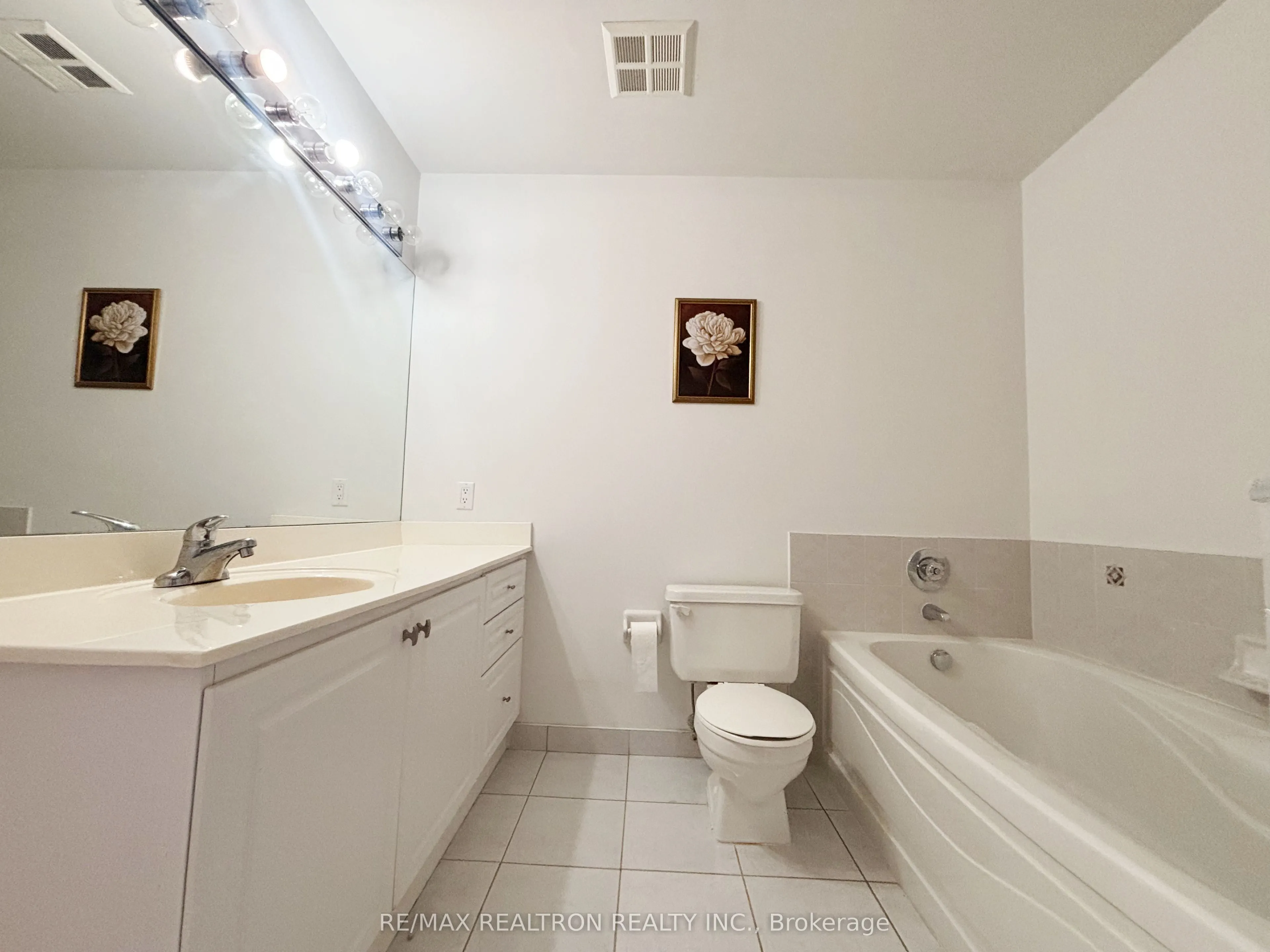 1881 McNicoll Avenue, #303