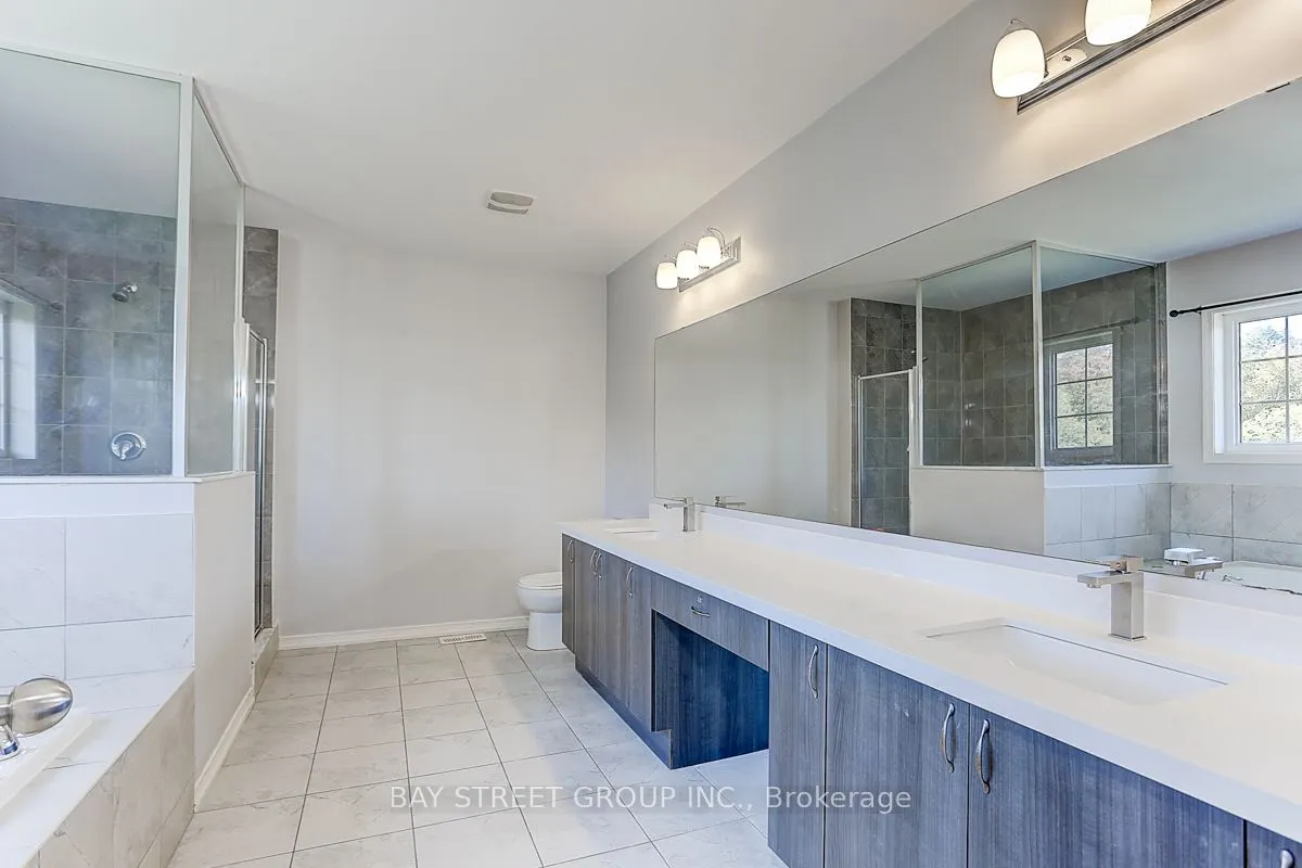 2433 Equestrian Cres Crescent