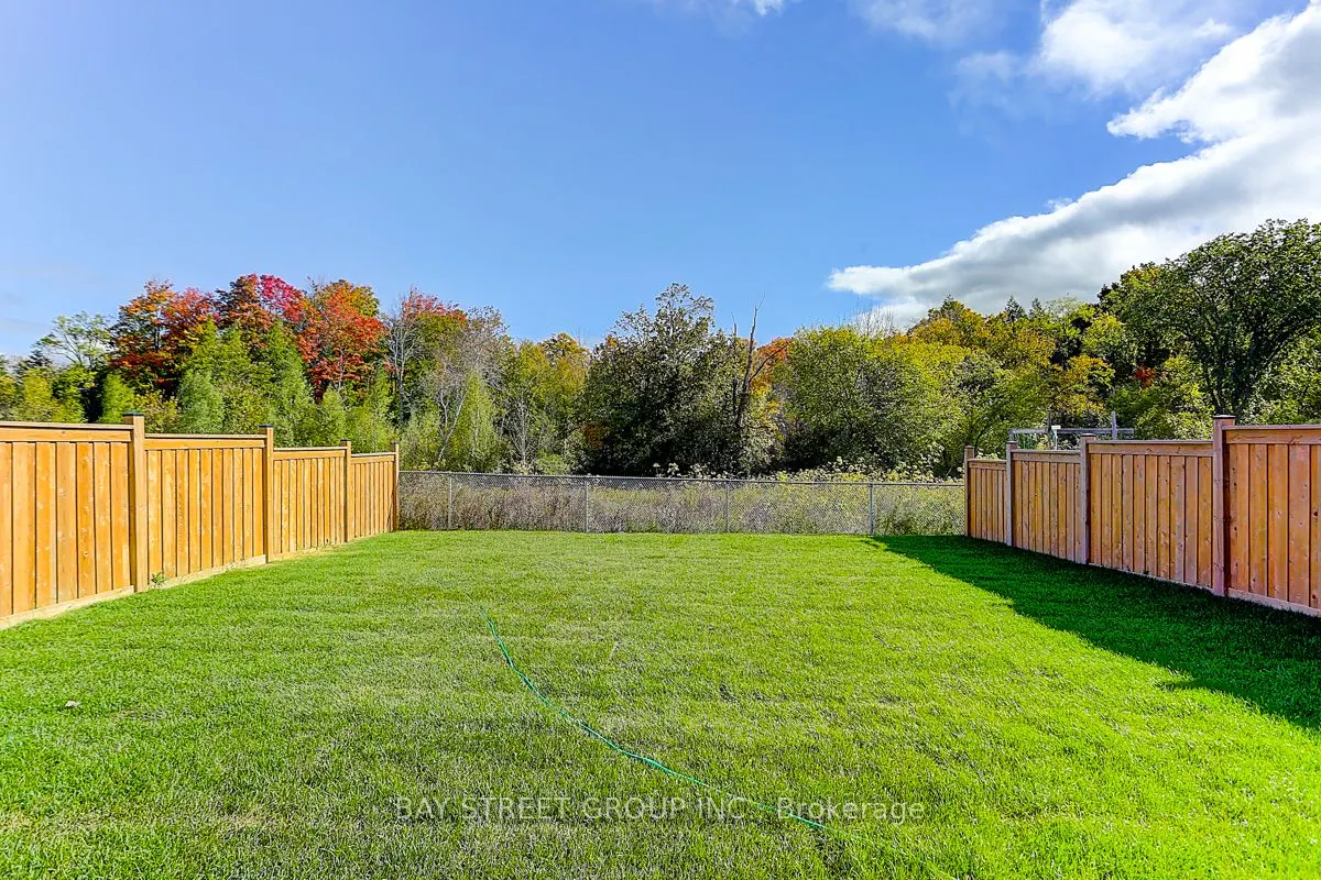 2433 Equestrian Cres Crescent