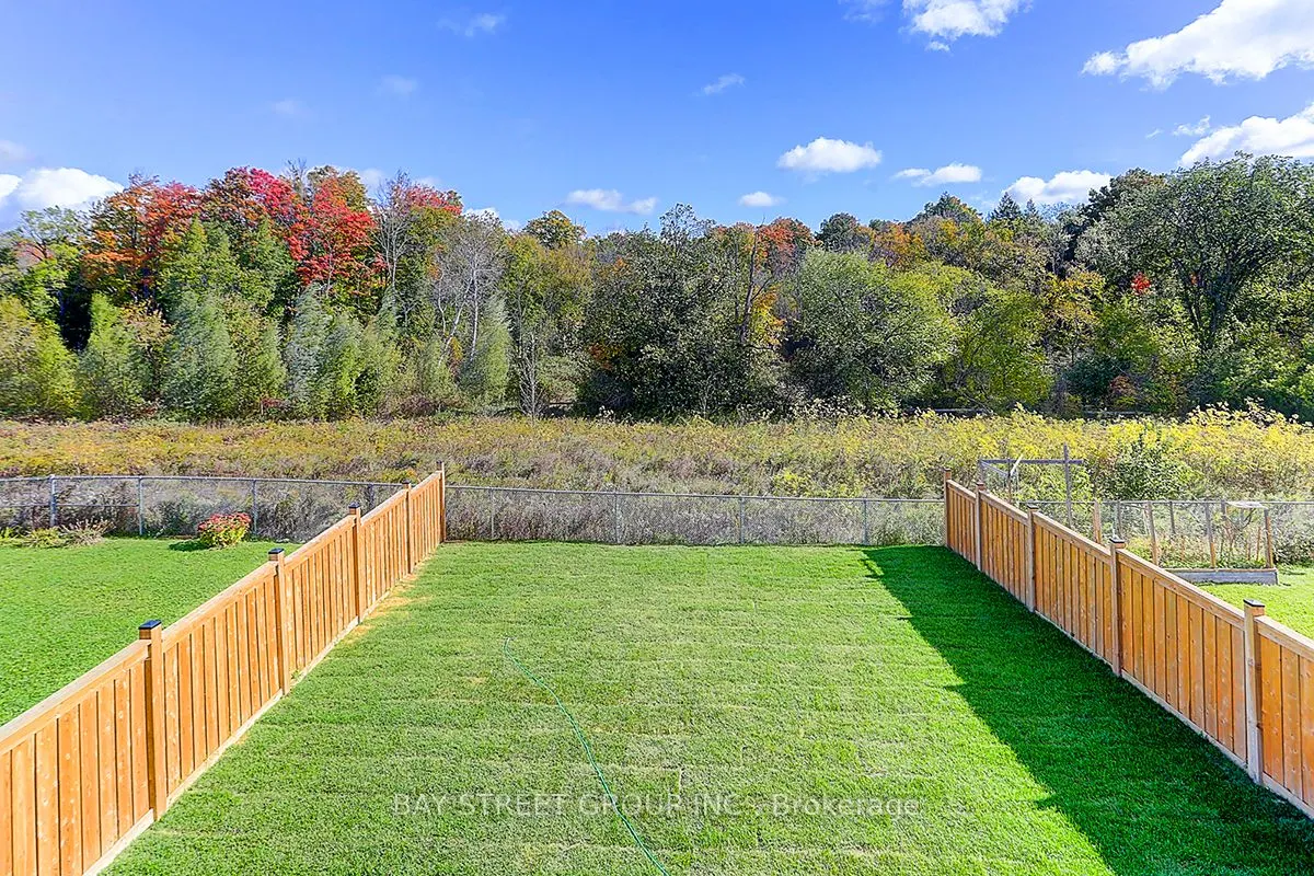 2433 Equestrian Cres Crescent
