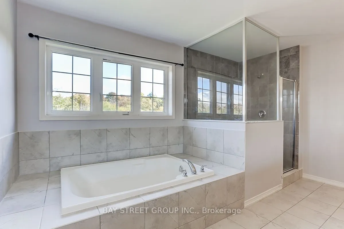 2433 Equestrian Cres Crescent
