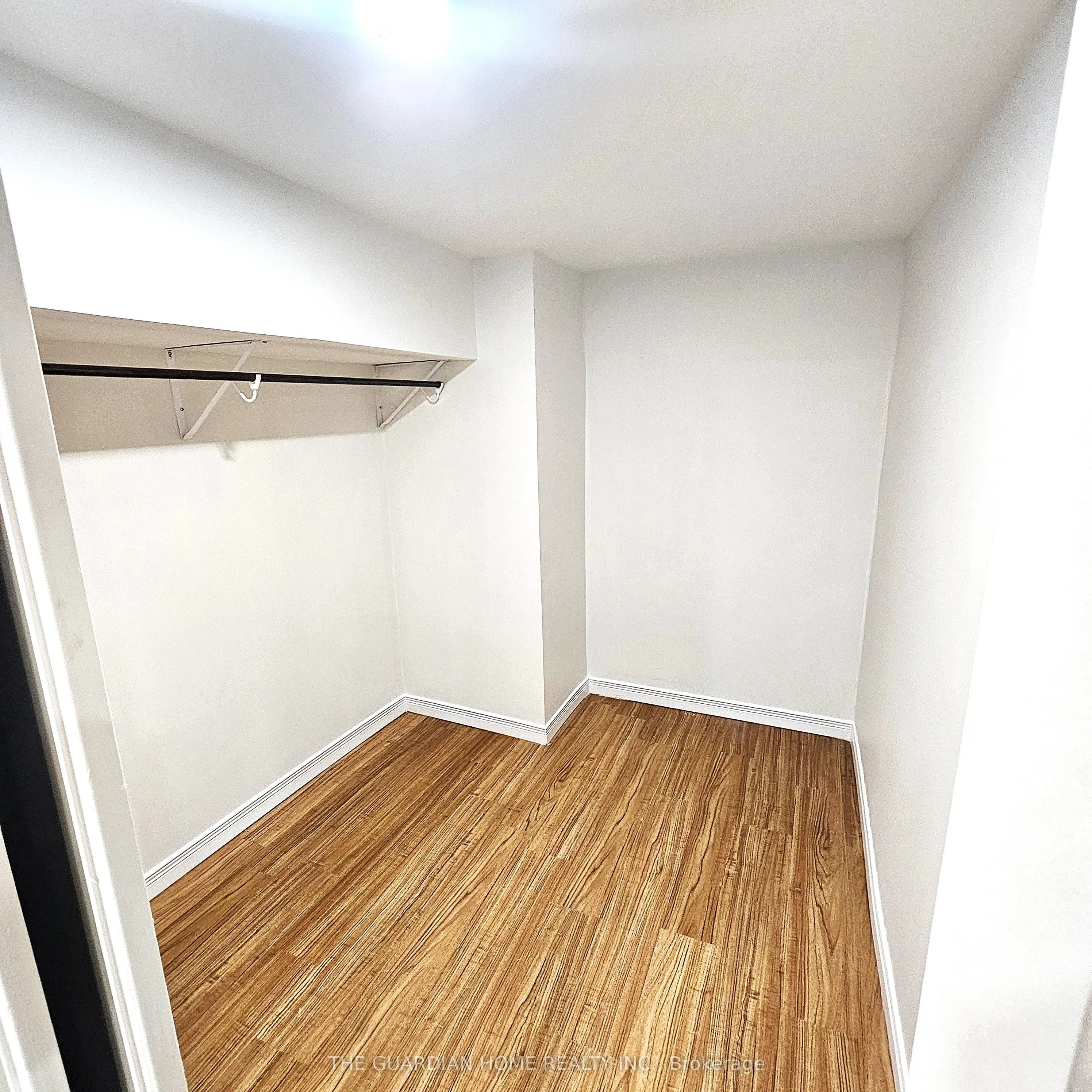 15 Ryder Crescent