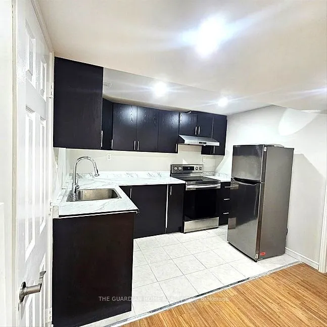 15 Ryder Crescent