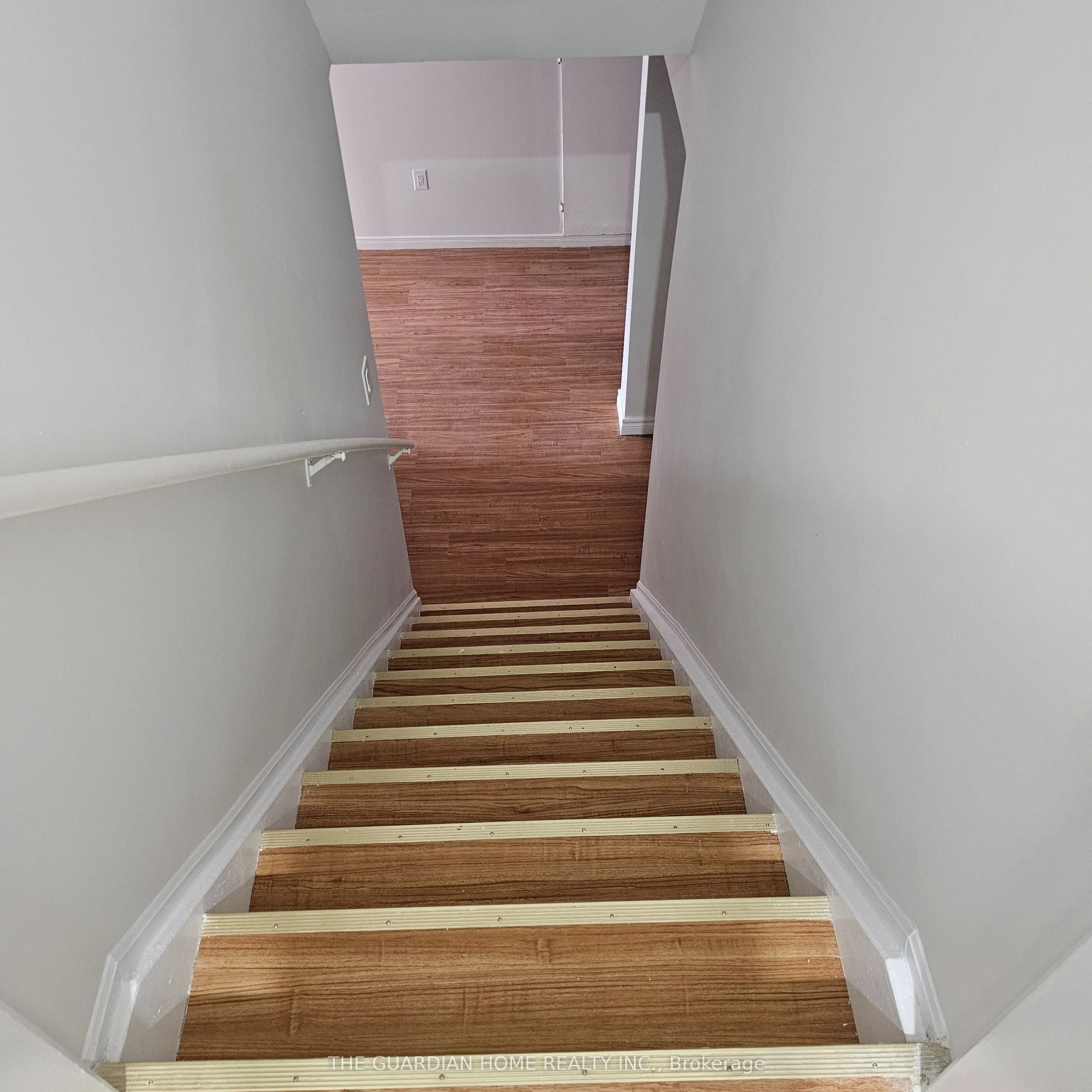 15 Ryder Crescent