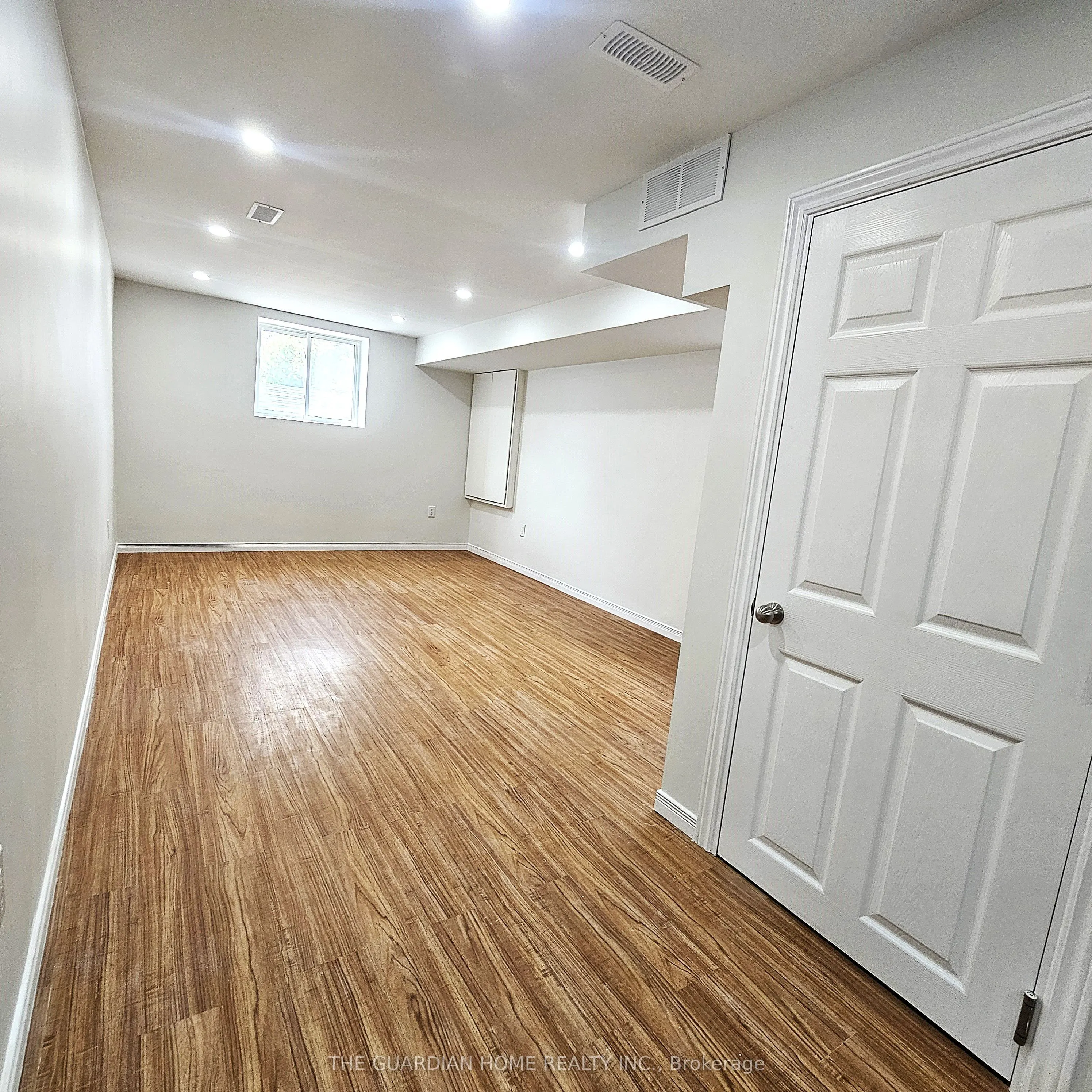 15 Ryder Crescent